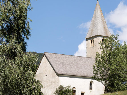 Visita nella chiesa di San Nicolò a Burgusio Malles 1 suedtirol.info