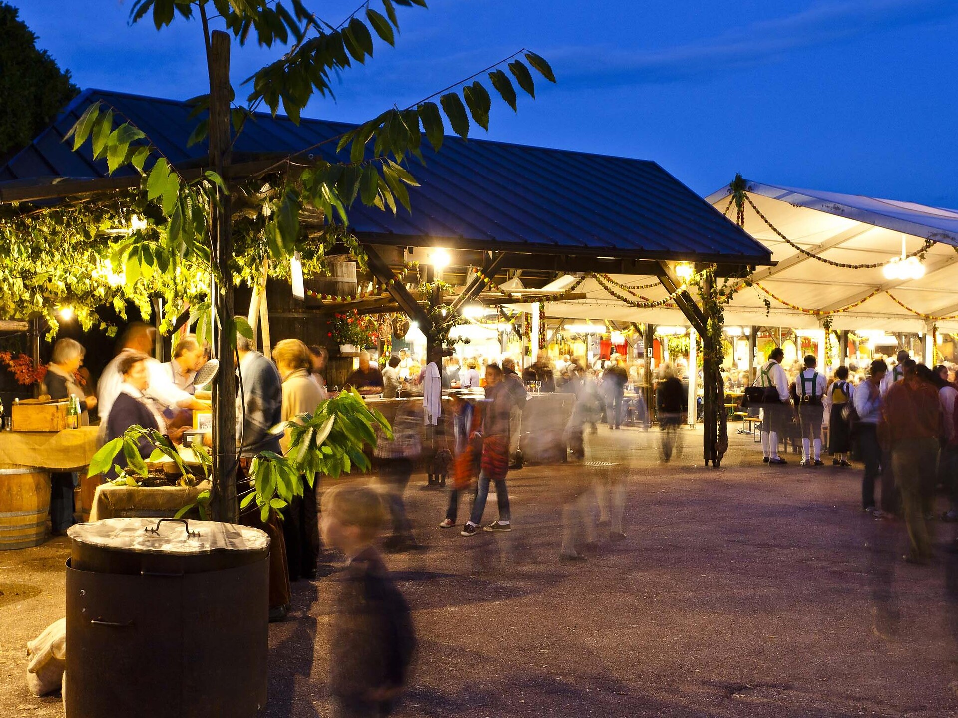 Festa del vino dell’Associazione Calcio di Termeno - Strada del Vino - #2 - suedtirol.info
