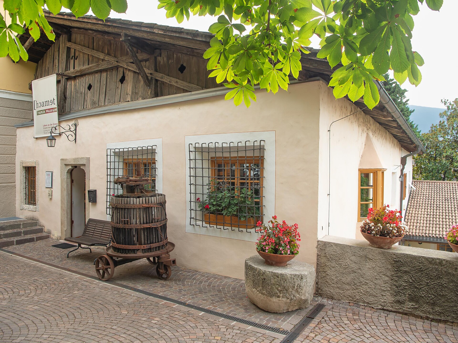 Mostra fotografica "Termeno: ieri e oggi" - Strada del Vino - #3 - suedtirol.info