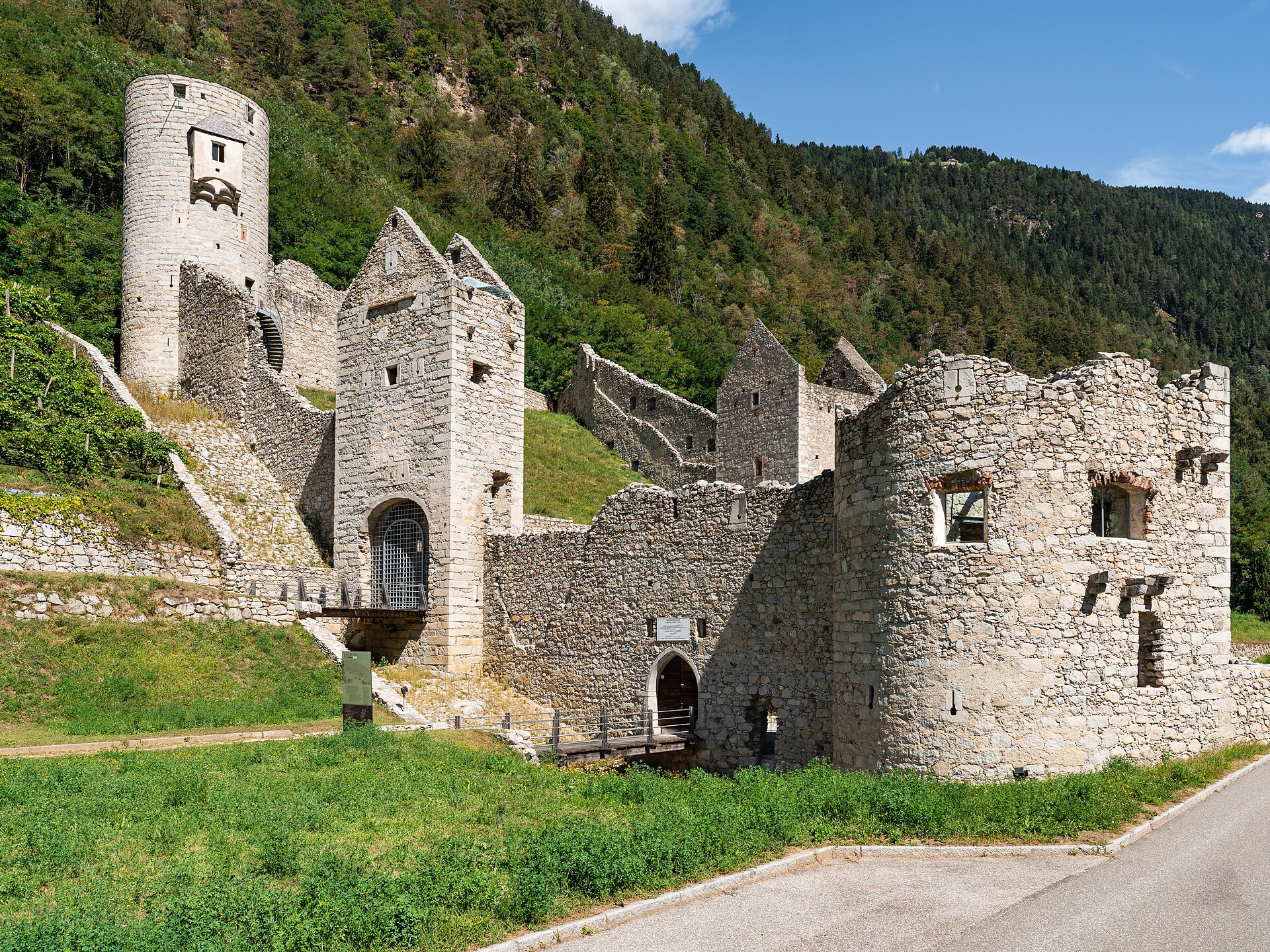 Guided tours of the Mühlbacher Klause - Brixen/Bressanone and environs - #1 - suedtirol.info