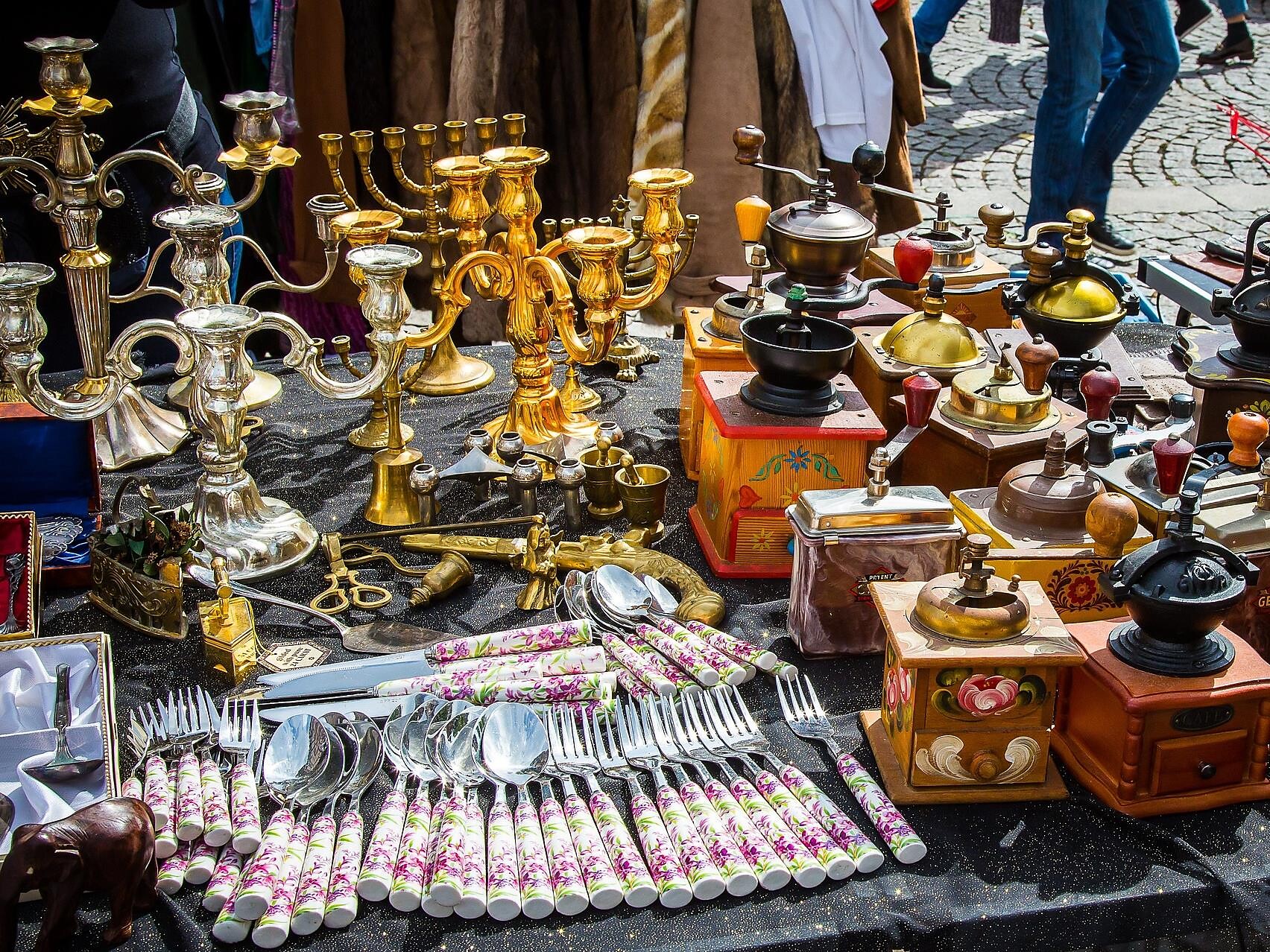 Flea Market - Ass. for promotion of Mental Health VFG - Dolomites Region Kronplatz/Plan de Corones - #1 - suedtirol.info