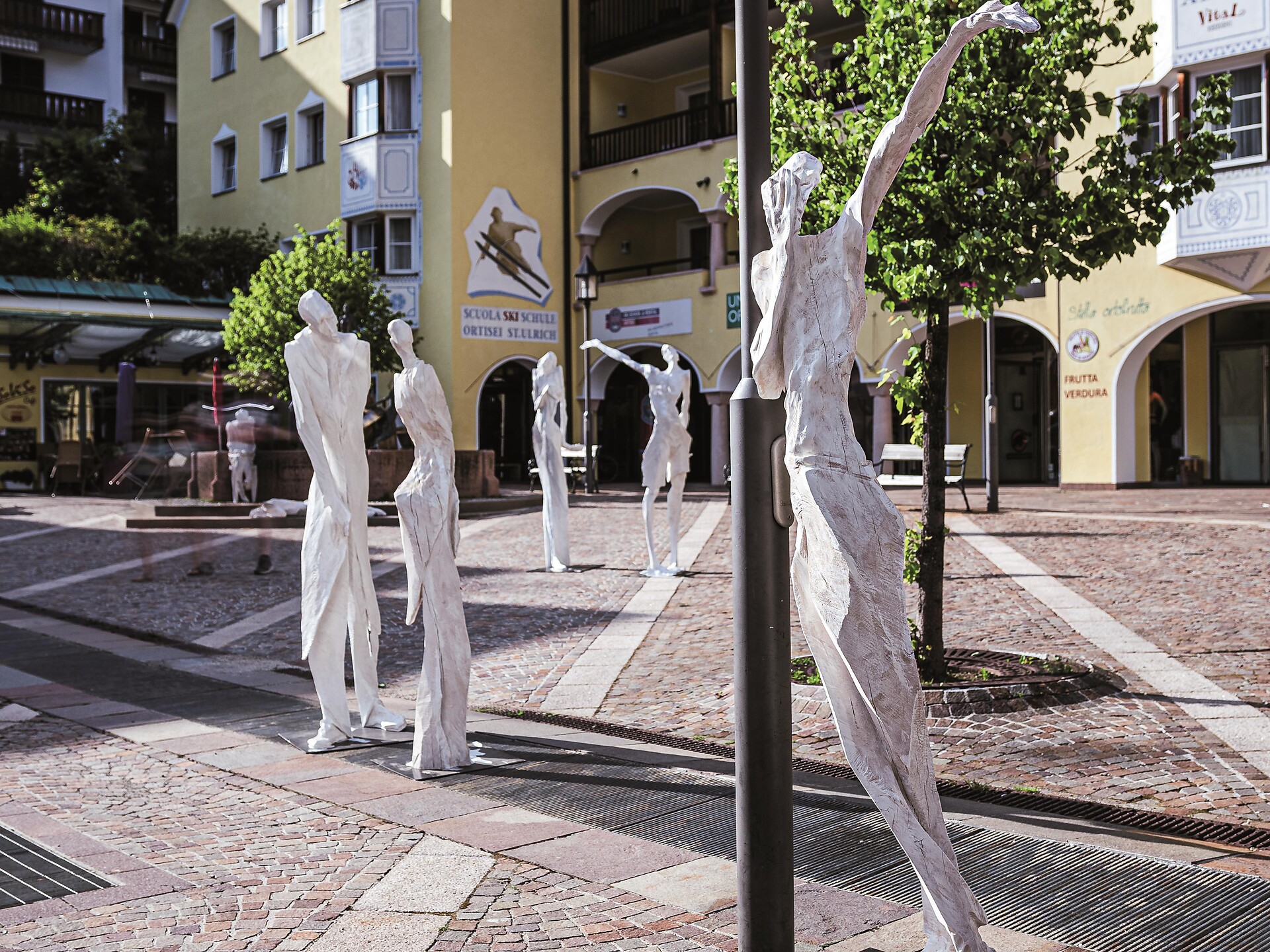 Guided Tour art exhibition Idea UNIKA - Dolomites Region Val Gardena - #3 - suedtirol.info