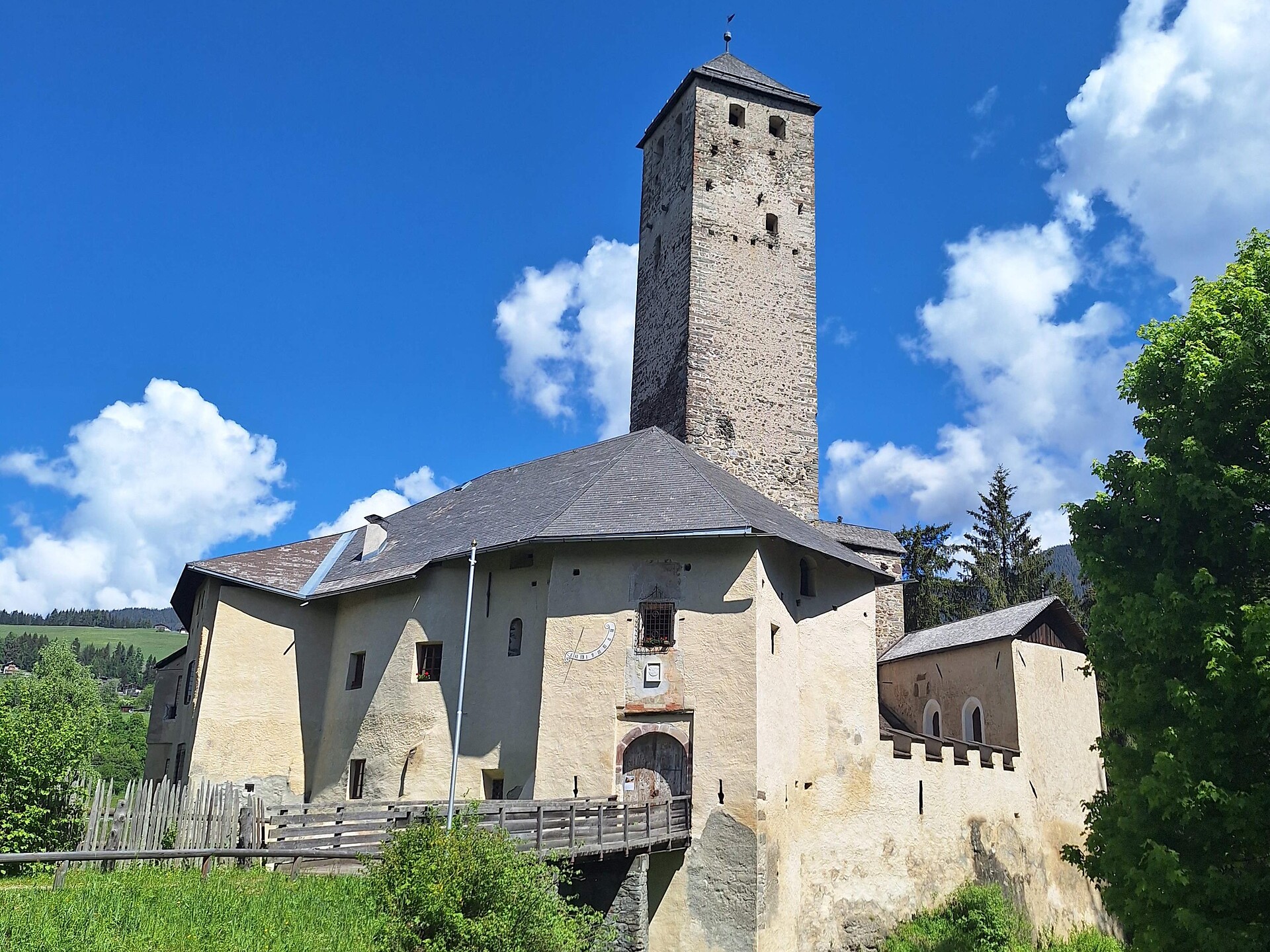Guided tour of the majestic Castle Welsperg in Monguelfo Gsies/Valle di Casies 3 suedtirol.info