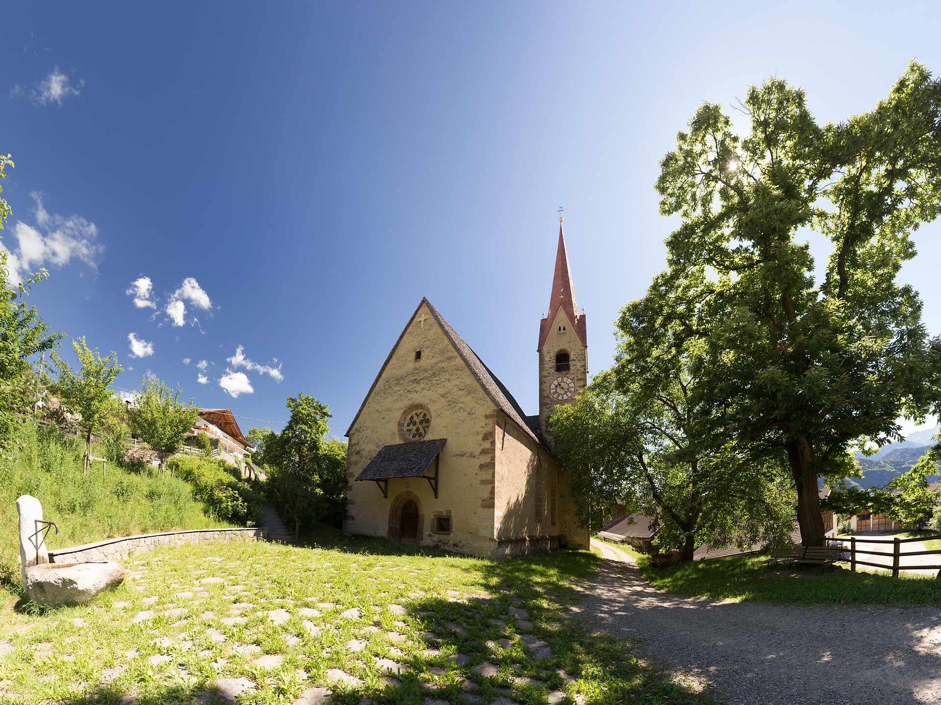 Guided spring hike in Barbian - Brixen/Bressanone and environs - #2 - suedtirol.info