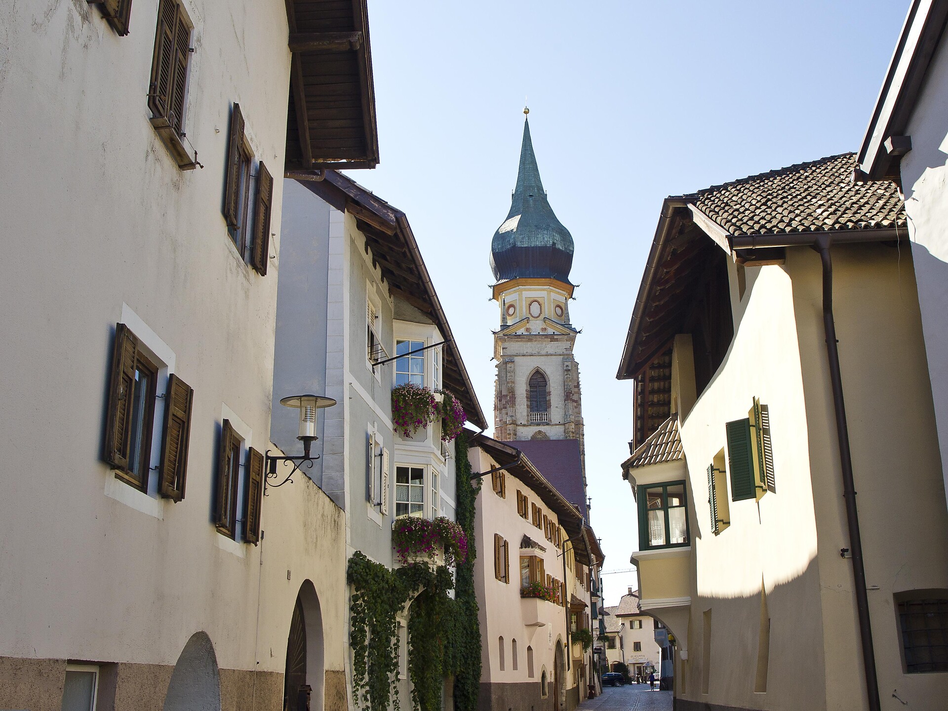 Gassen - Weinhöfe - Keller - Südtiroler Weinstraße - #1 - suedtirol.info