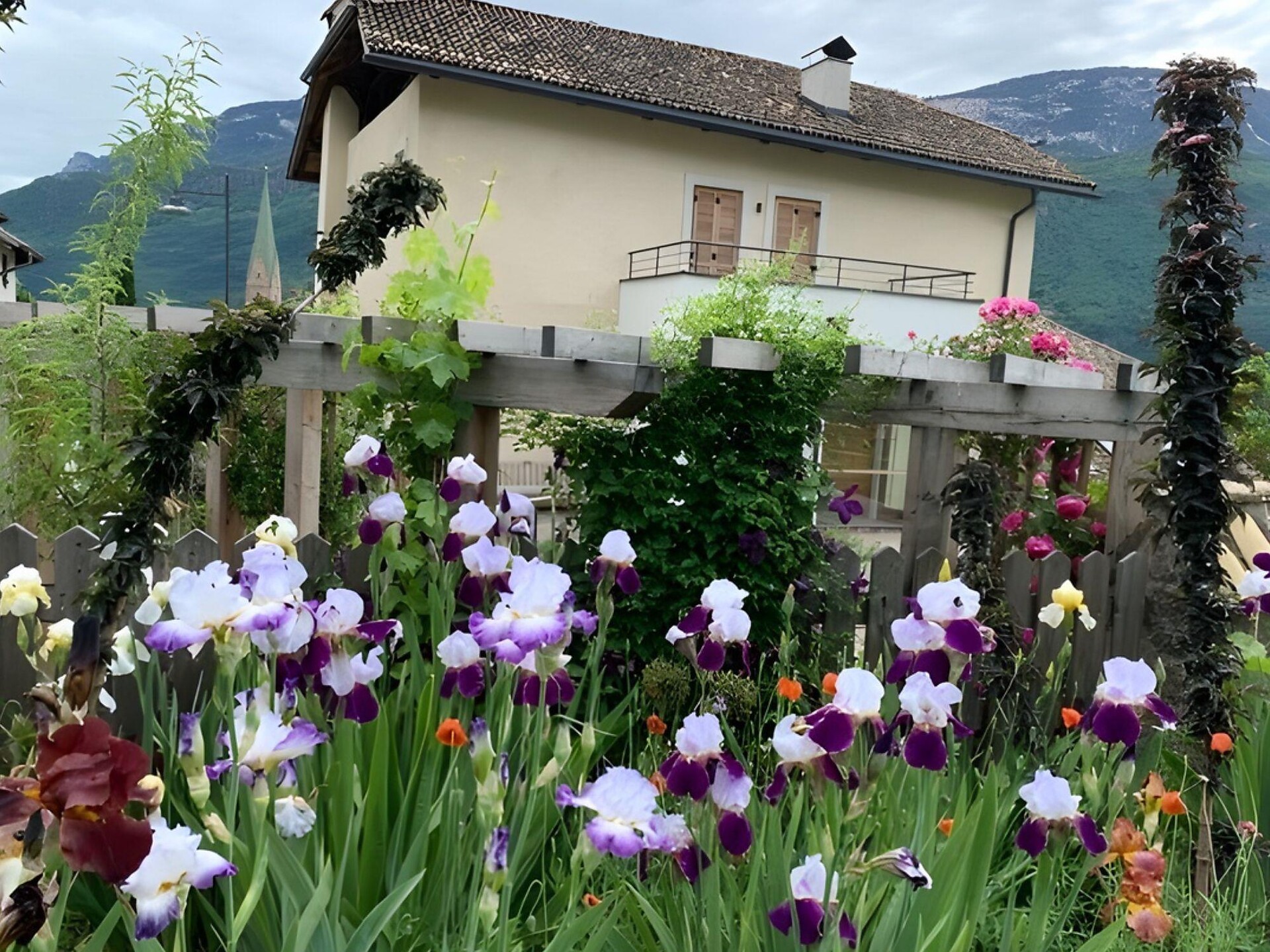 Giardino al Sohlerhof - I giardini di Andriano e Terlano 2026 - Strada del Vino - #1 - suedtirol.info