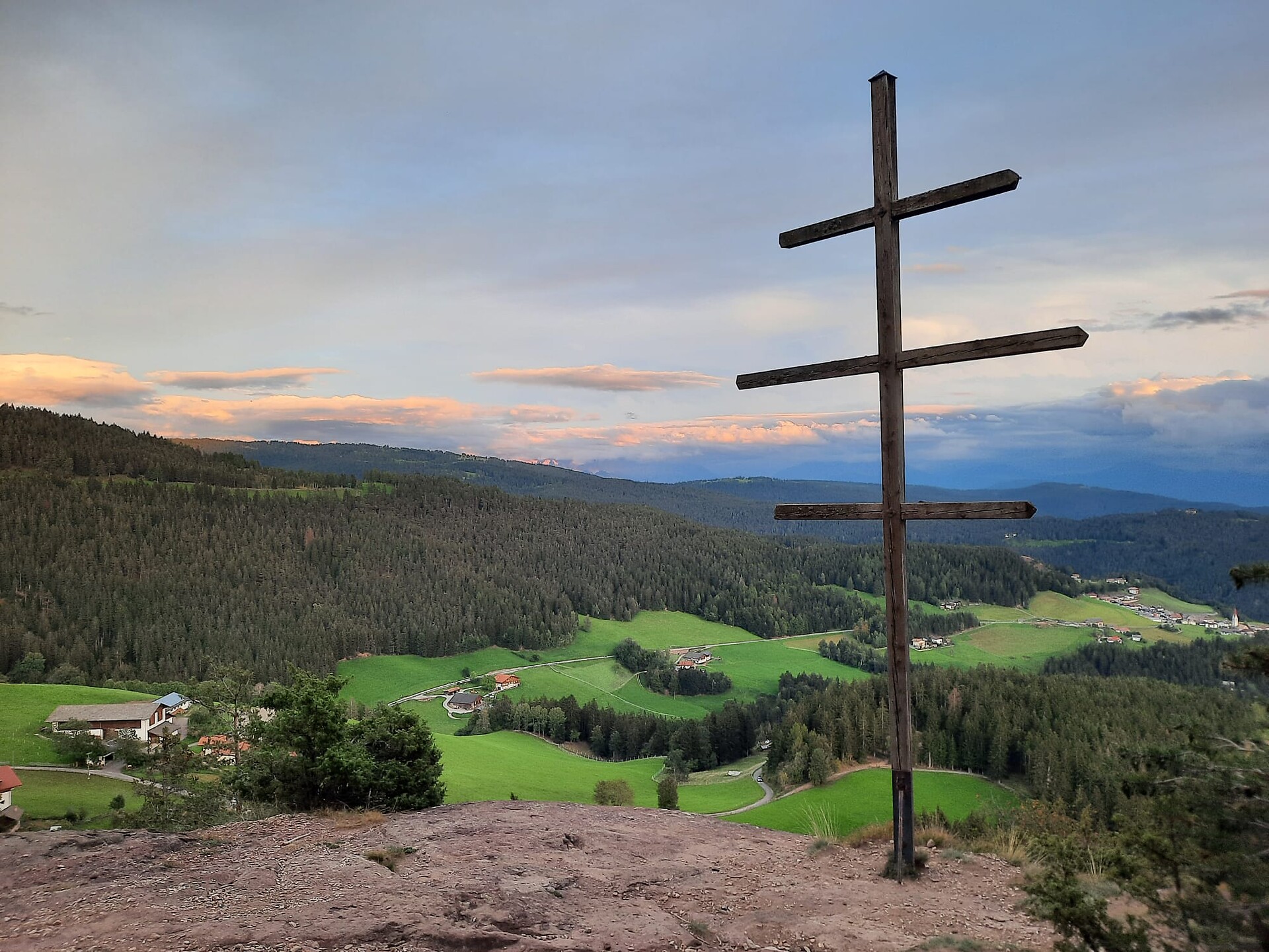 Geführte Sonnenuntergangswanderung zum Knottenkino - Meran und Umgebung - #2 - suedtirol.info