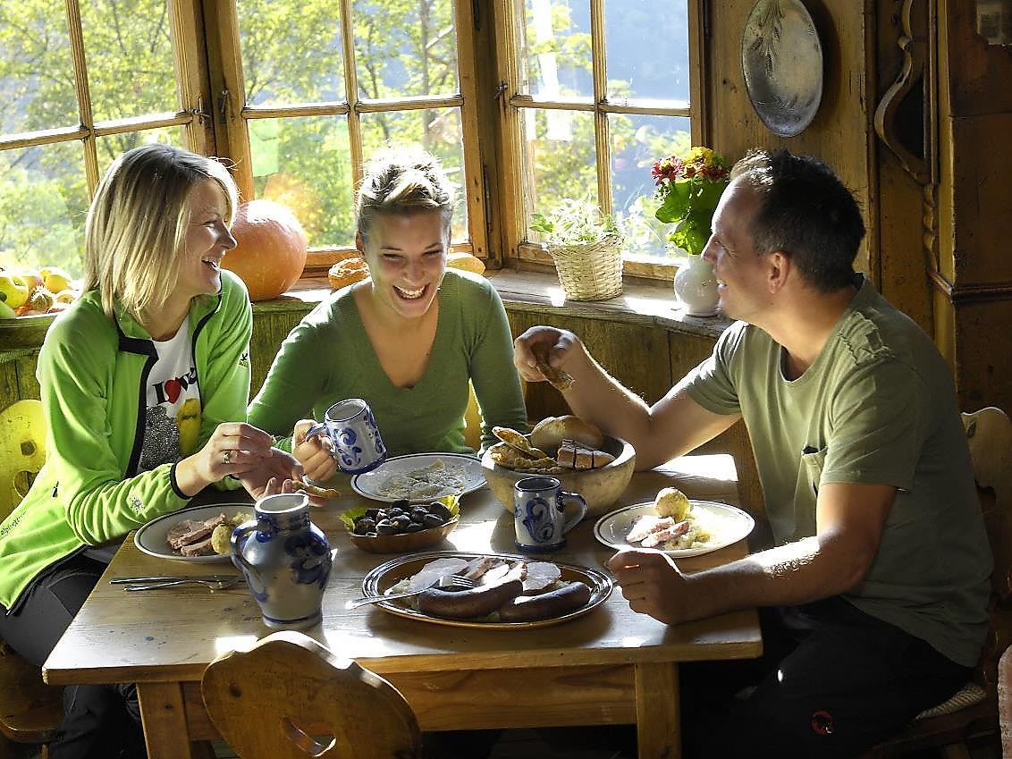 Geführte Törggelewanderung in Feldthurns mit Einkehr im Buschenschank - Brixen und Umgebung - #1 - suedtirol.info