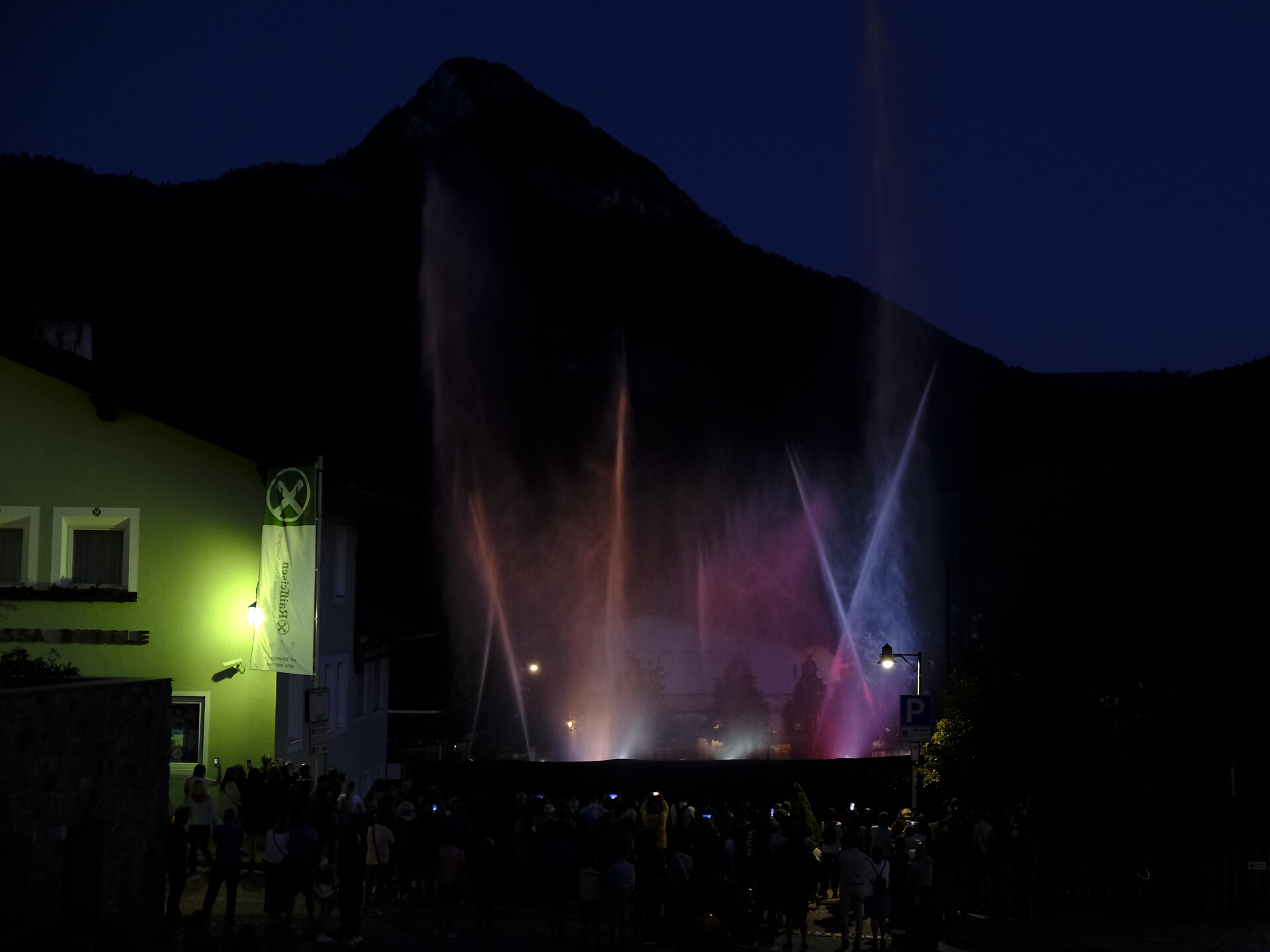Piazza del comune:Concerto estivo della banda musicale di Fiè con giochi d'acqua Fiè allo Sciliar 2 suedtirol.info