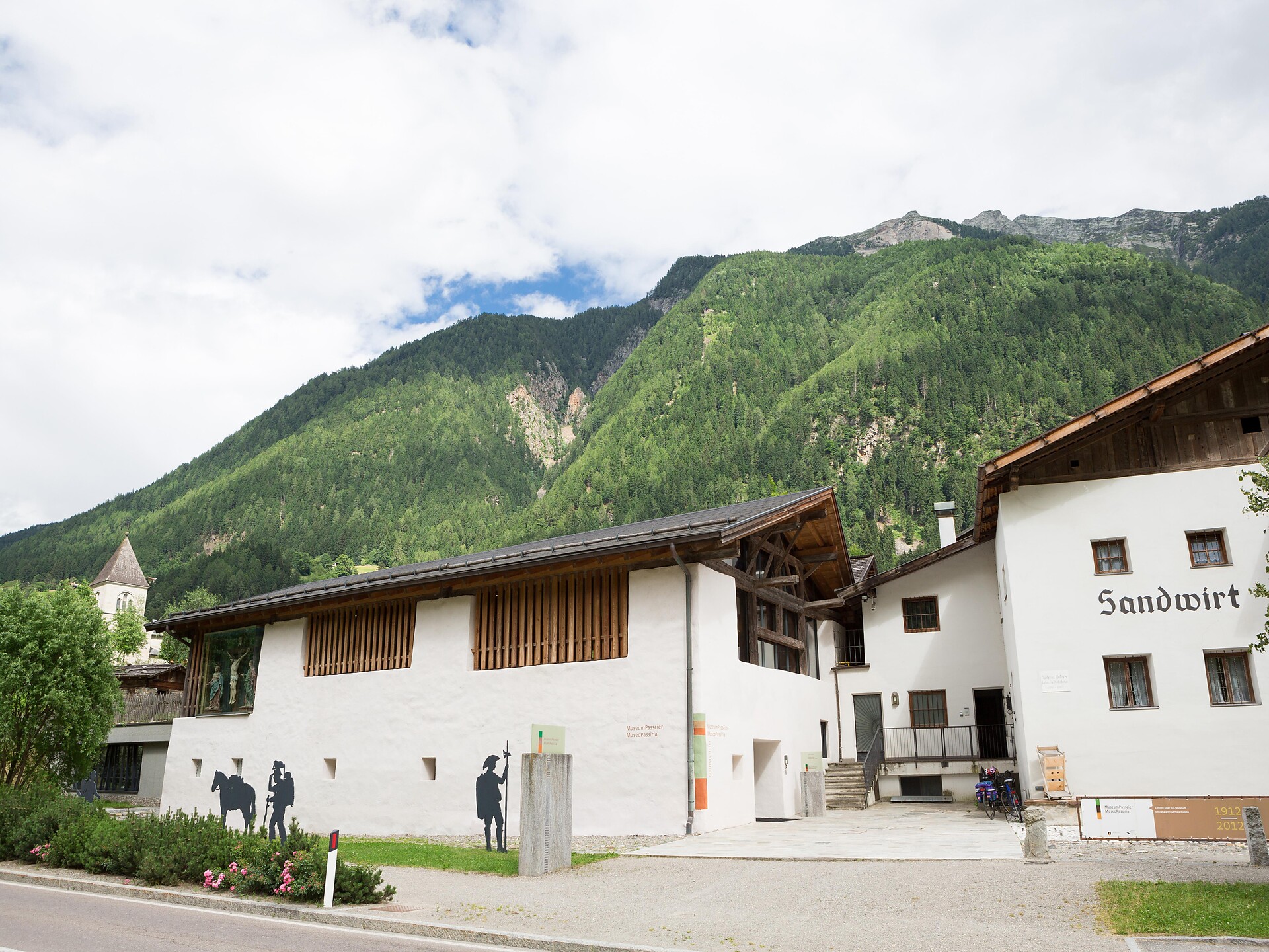 Storia e poesia: incontro con Carlo Romeo - Merano e dintorni - #1 - suedtirol.info