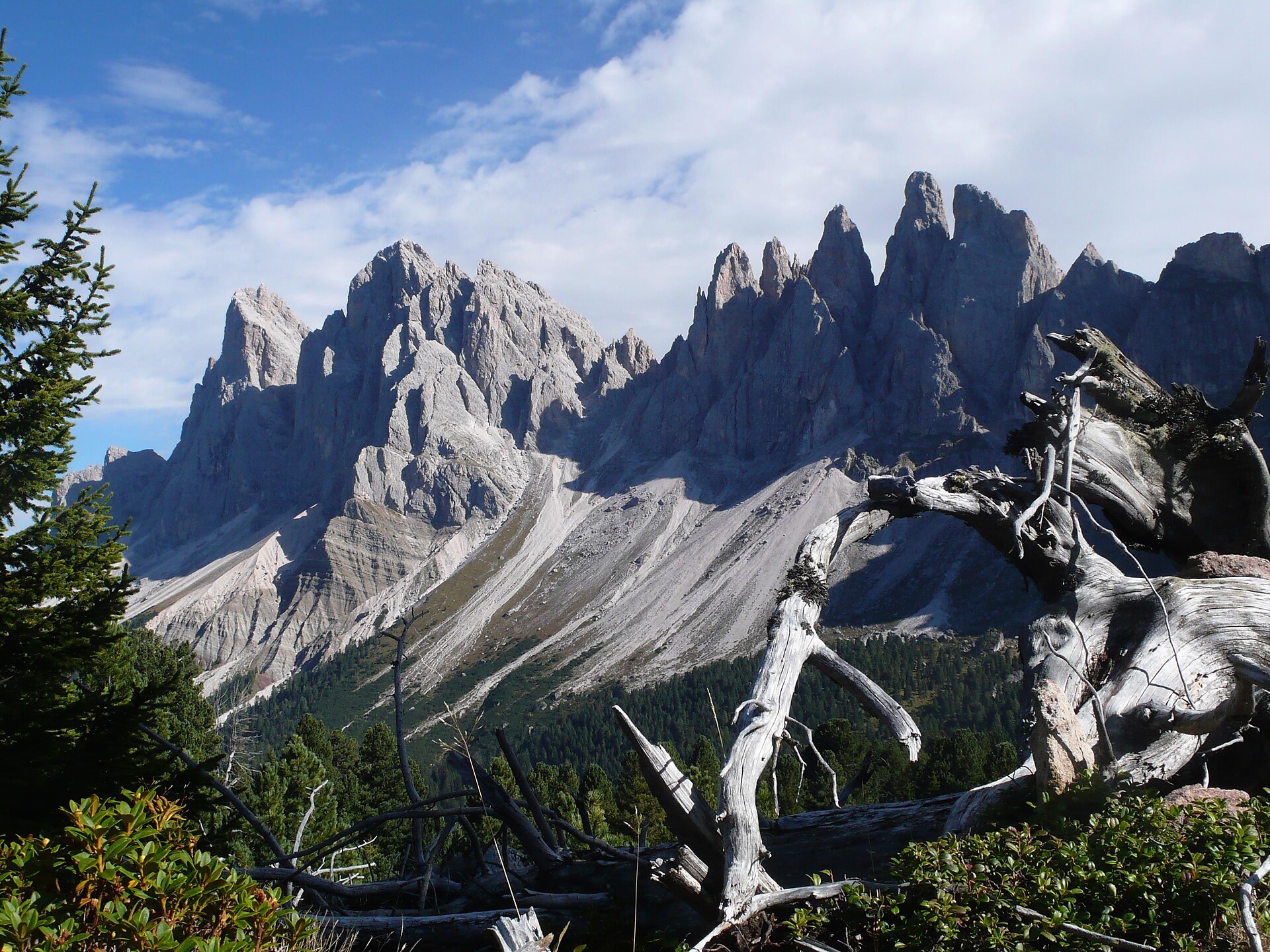 Tour alpinistico guidato - Via Ferrata Sass Rigais 3025m - Regione dolomitica Val di Funes - #1 - suedtirol.info