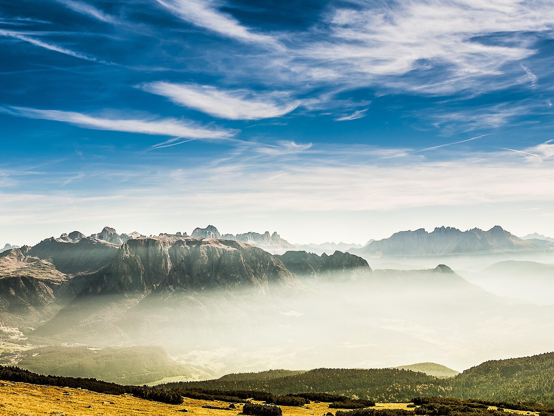 Geführte Dolomitenwanderung am Karersee und Perlenweg - Südtiroler Weinstraße - #1 - suedtirol.info