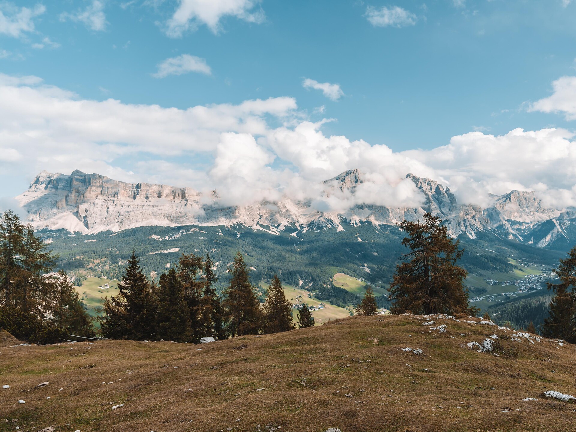 Panorama infinito - Alla cima Col Plö Alt nel Parco naturale Puez-Odle Badia 2 suedtirol.info