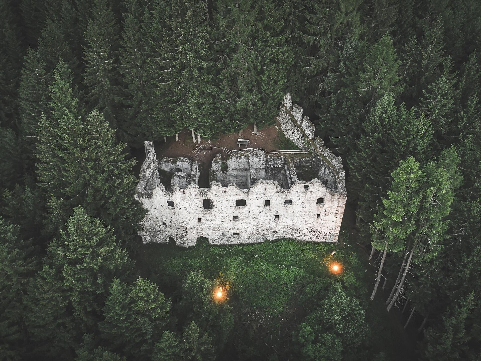 Escursione panoramica con Gilbert: scoprire la vista Dolomiti e rovina Altrasen - Regione dolomitica Plan de Corones - #3 - suedtirol.info