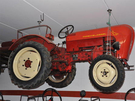 Free guided tour of the Tractor Museum Kuens/Caines 2 suedtirol.info