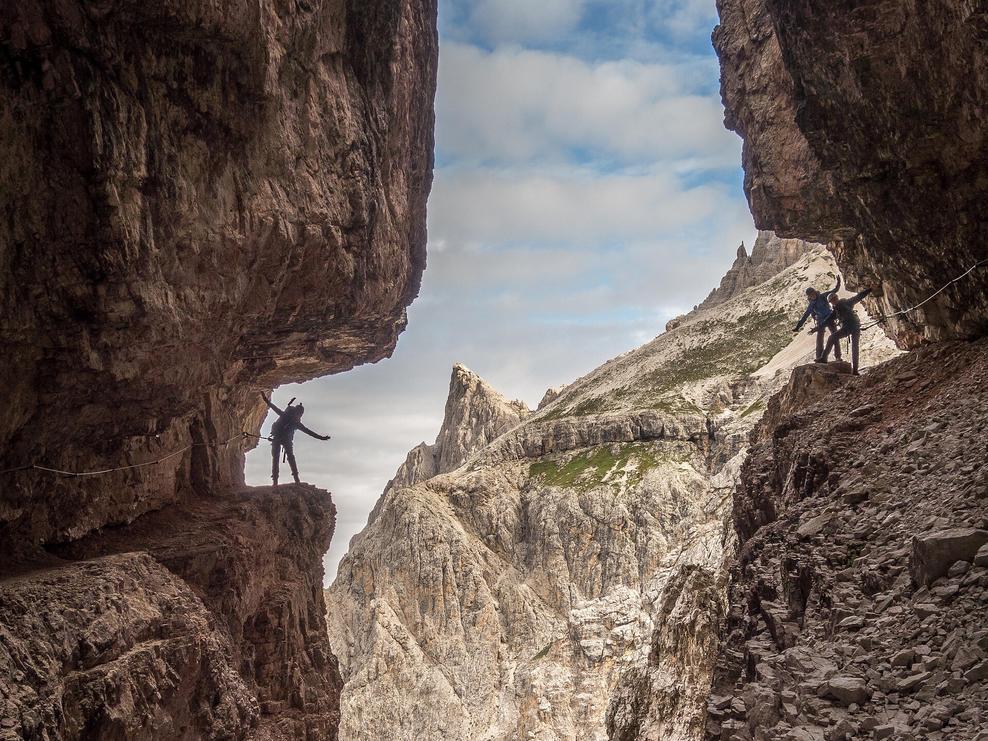 Via ferrata guidata con la scuola di alpinismo: strada degli alpini - Regione dolomitica 3 Cime - #1 - suedtirol.info
