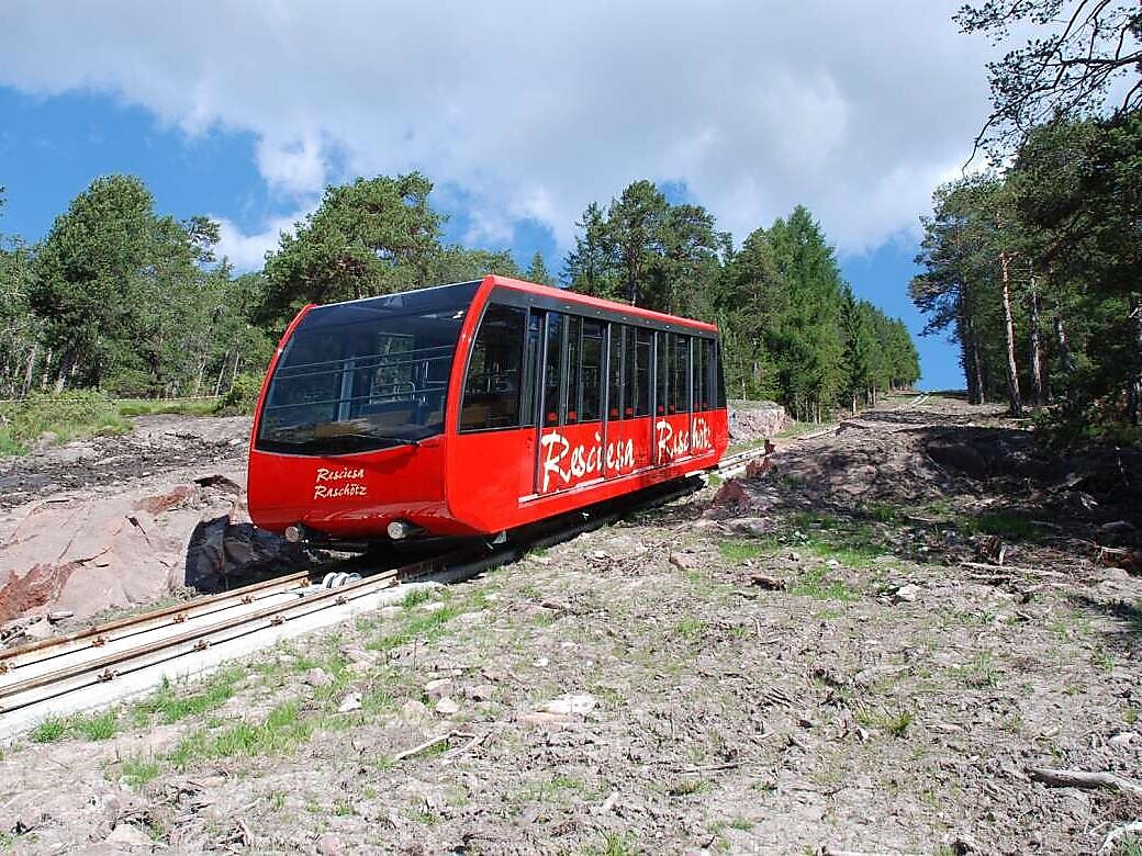 Escursione guidata Passo delle Erbe - Rifugio Schlüterhütte - Zannes - Bressanone e dintorni - #1 - suedtirol.info