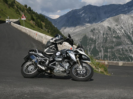 Guided Motorcycle - motorbike rental Schlanders/Silandro 1 suedtirol.info