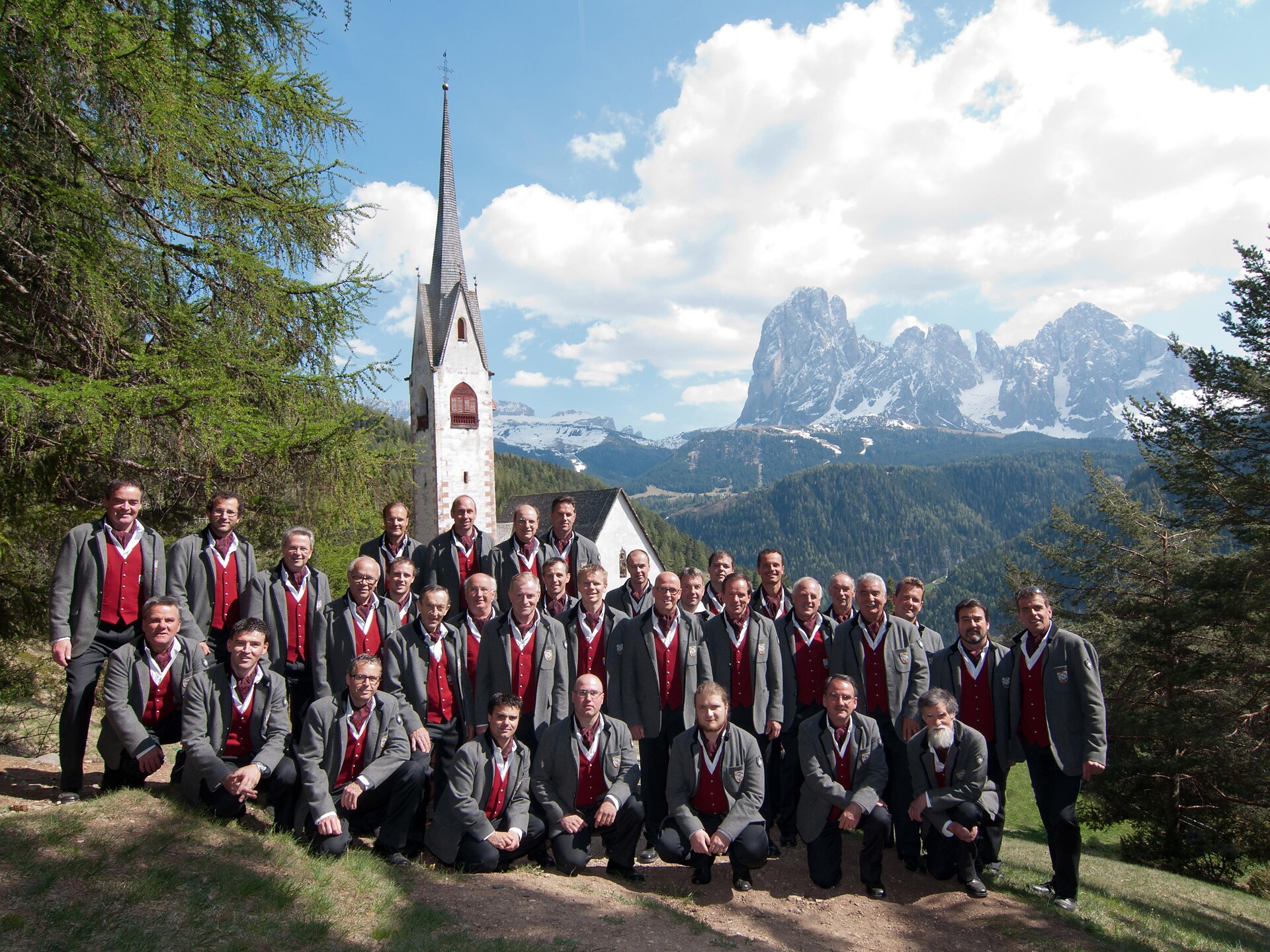 Serata folcloristica Gardenese: vivere la musica e la tradizione Santa Cristina Val Gardena 1 suedtirol.info