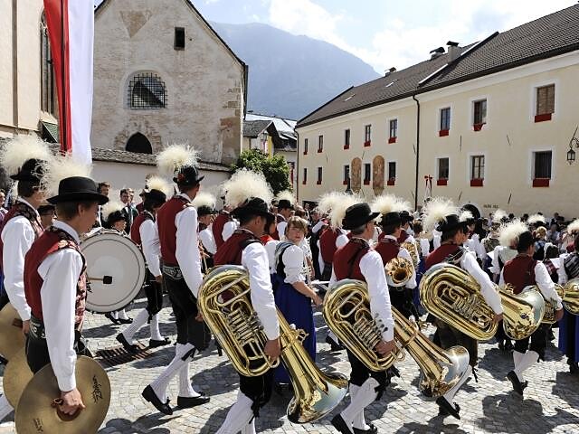 Village square: Concert of the local music band of Völs Völs am Schlern/Fiè allo Sciliar 2 suedtirol.info