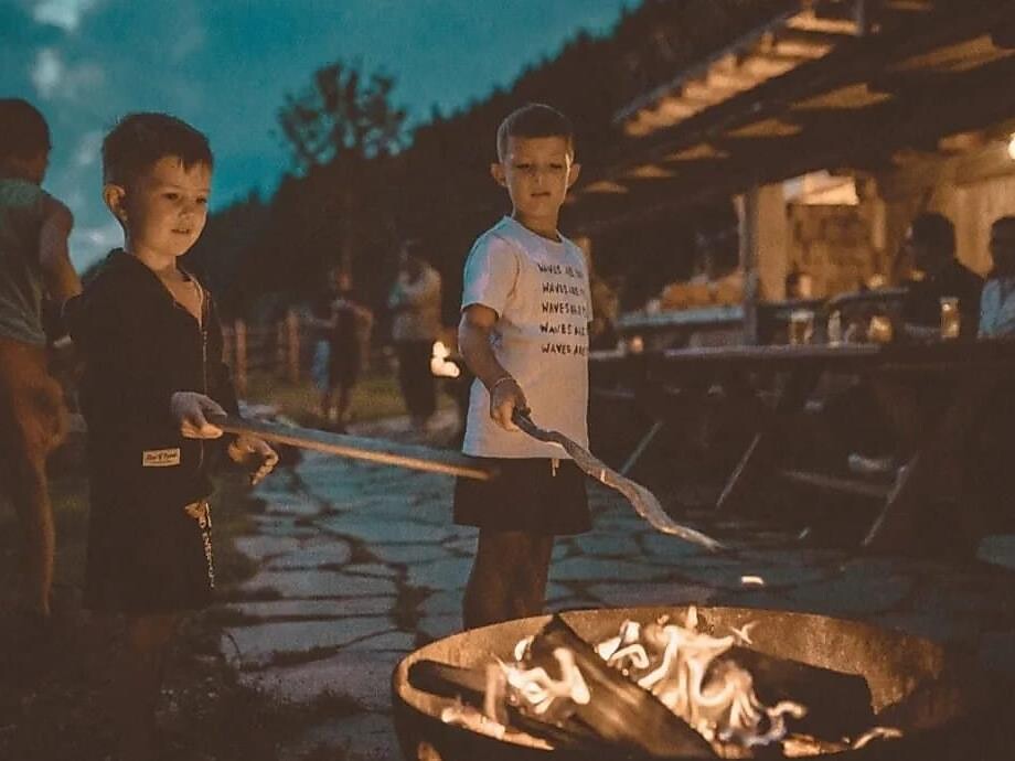 Grill & Chill presso il maso Ladritscher Hof: good music, food & fun Nova Levante 3 suedtirol.info