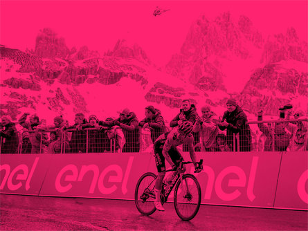 Giro d'Italia 2024: Start 17. Etappe Wolkenstein - Passo Brocon Wolkenstein 1 suedtirol.info