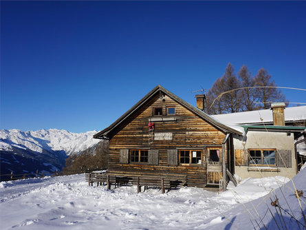 Geführte Schneeschuhwanderung zur Hühnerspielhütte mit Süßspeisenverkostung Brenner 1 suedtirol.info
