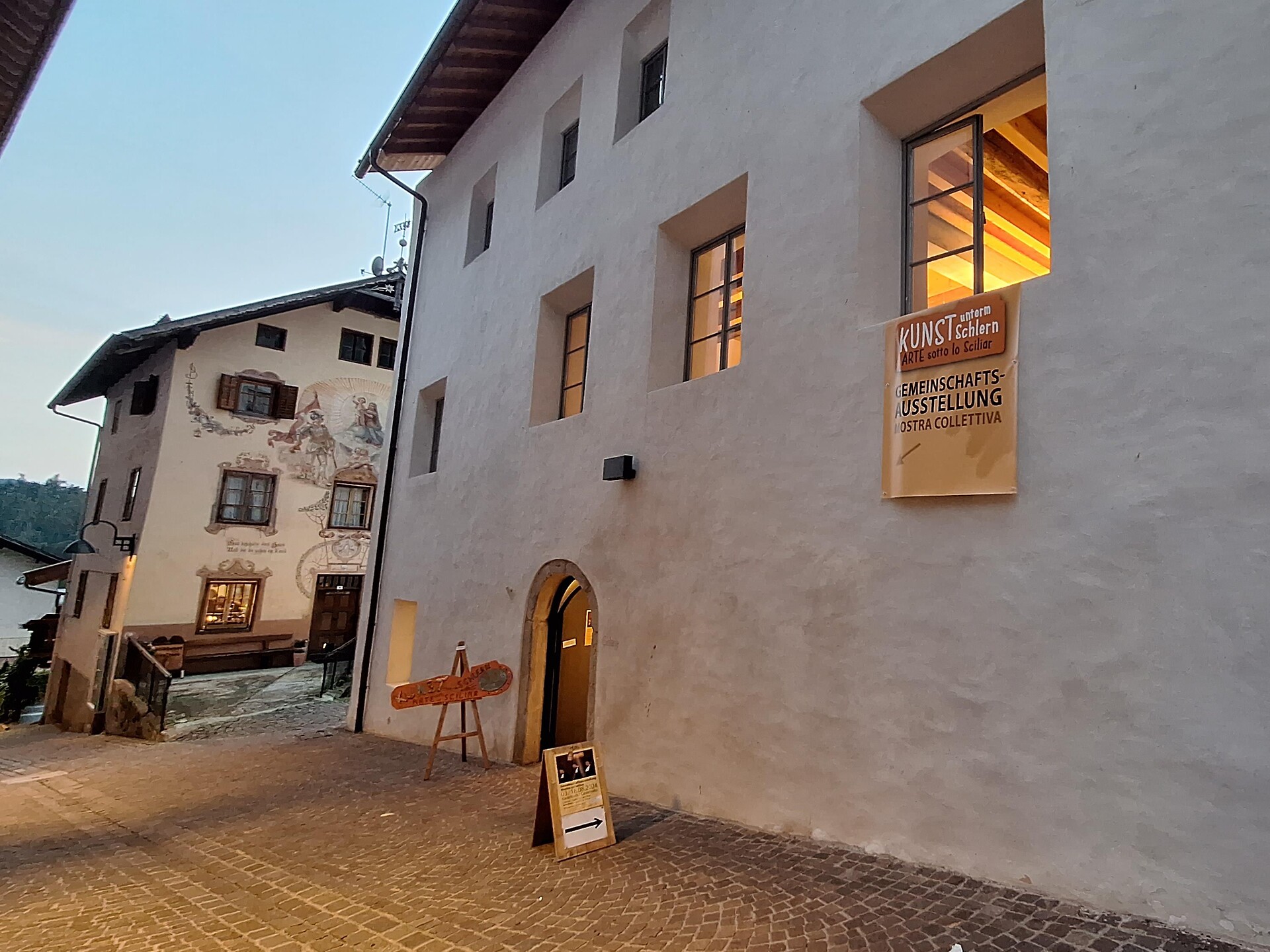 Group exhibition of artist "Kunst unterm Schlern" Kastelruth/Castelrotto 1 suedtirol.info