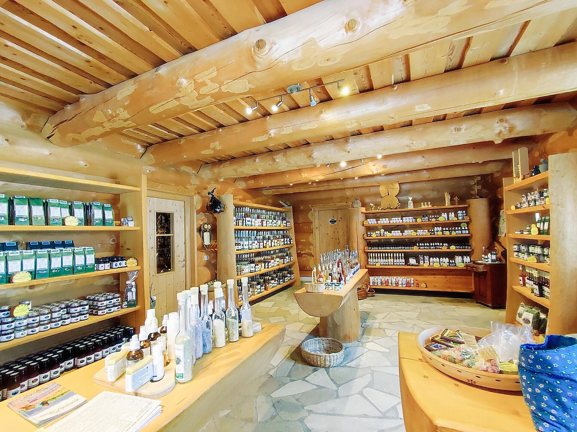 Guided tour - To the Herb Farm Hauser Percha/Perca 2 suedtirol.info
