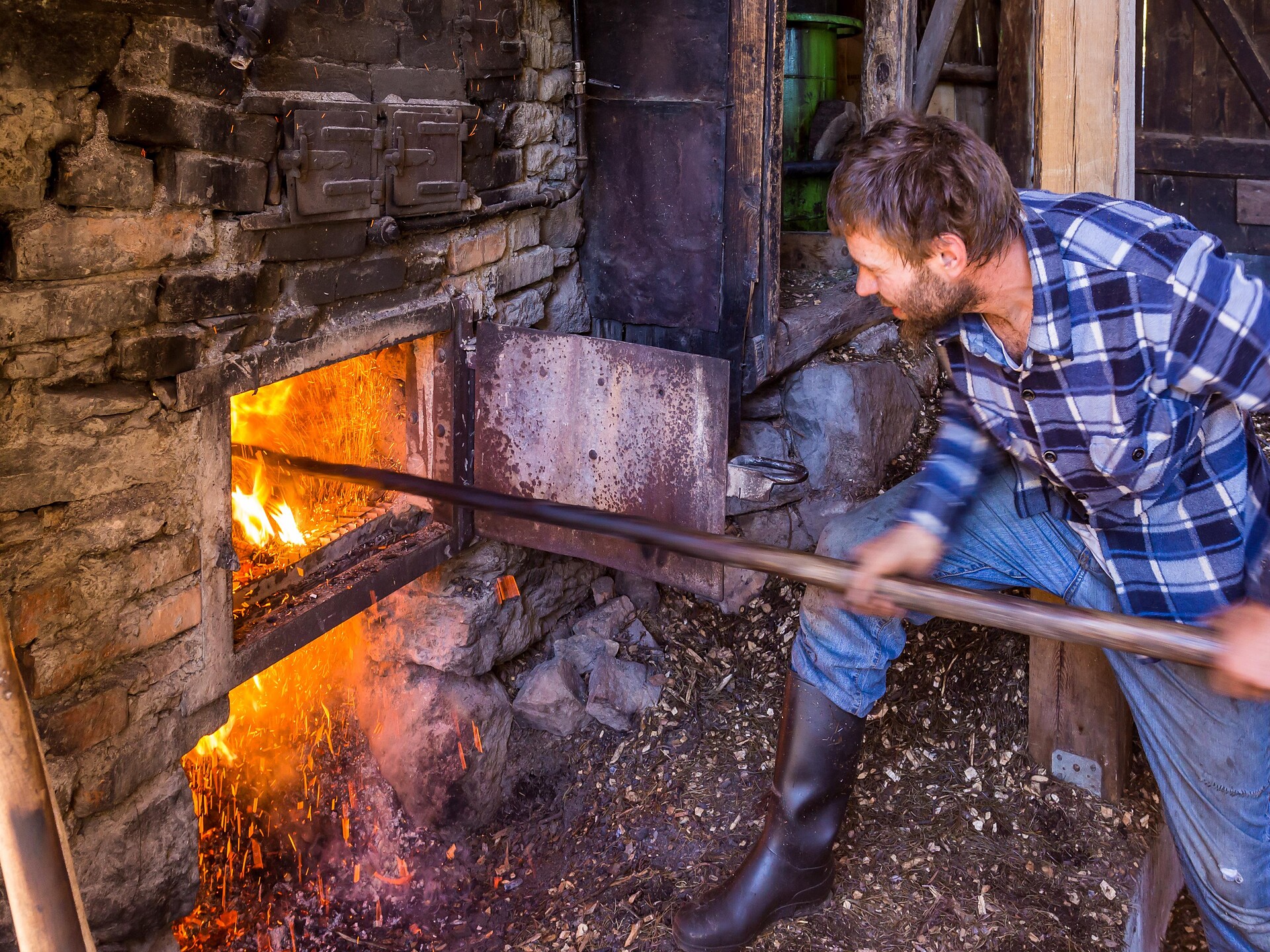 Guided hiking tour: Mountain pine distillery Lajen/Laion 3 suedtirol.info