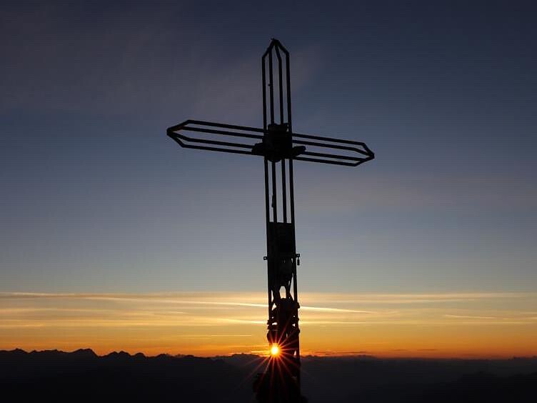 Gipfelwanderung zum Sonnenaufgang Martell 1 suedtirol.info