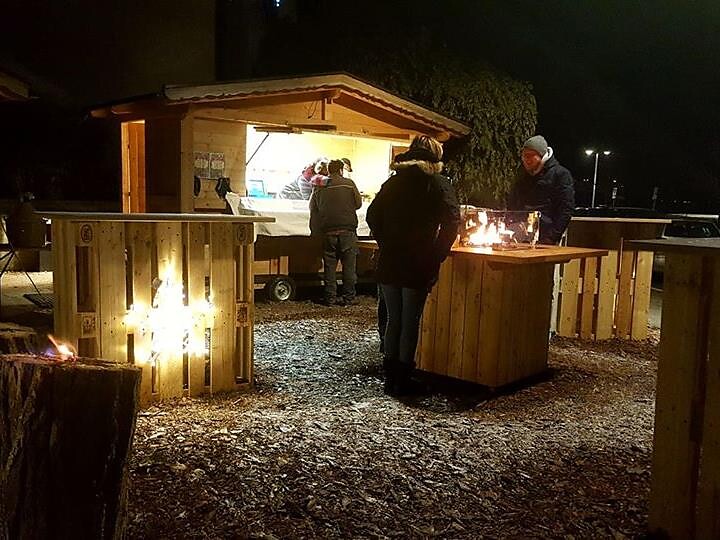 Christmas stand in Vadena Nuova - Bolzano/Bozen and environs - #2 - suedtirol.info