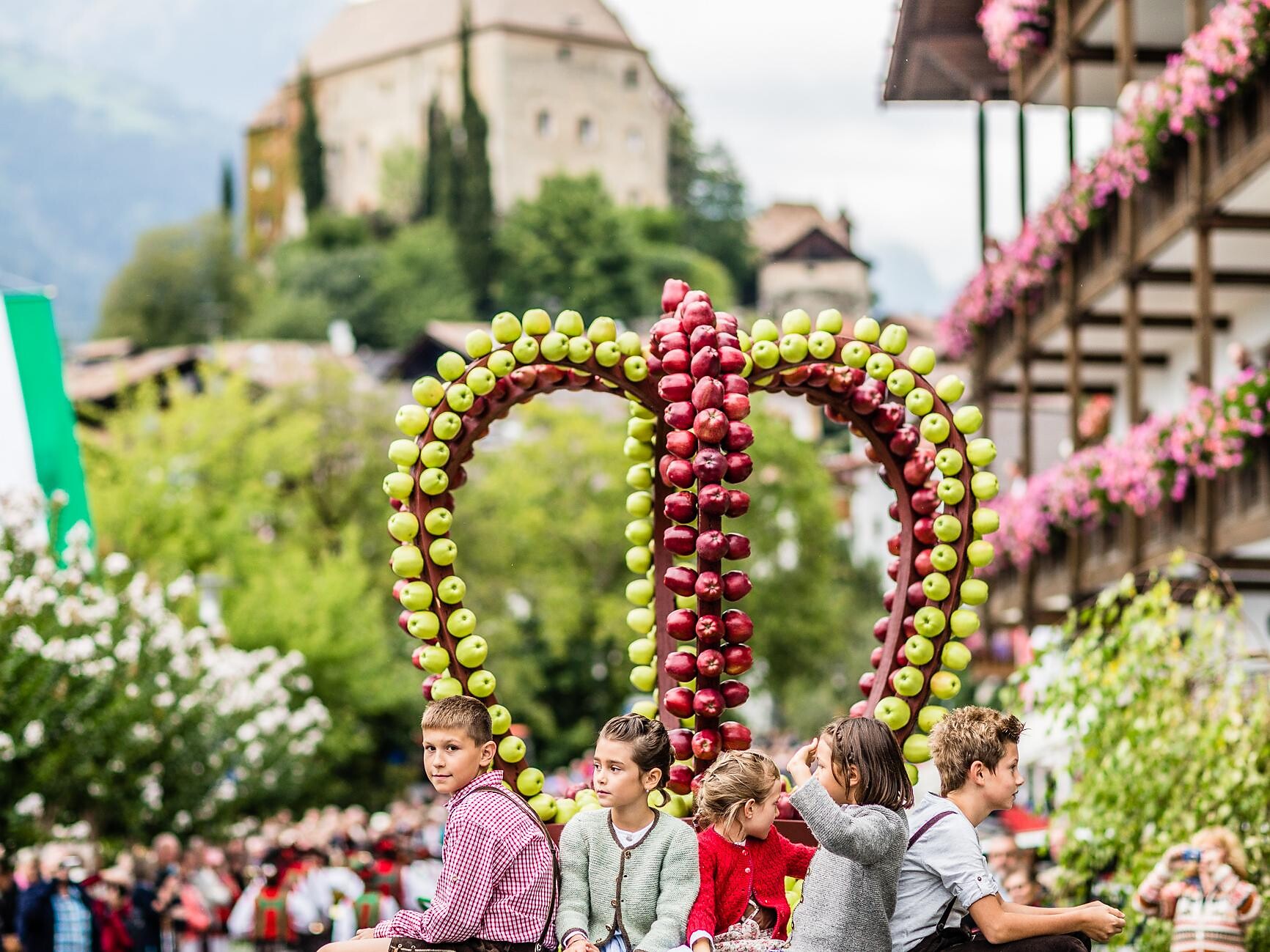 Traditional autumn festival: parade of the Schützen corps (shooters) - Meran/Merano and environs - #1 - suedtirol.info