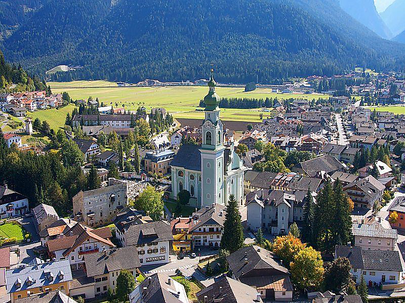 artists market in the center of the town; - Dolomites Region 3 Zinnen - #1 - suedtirol.info