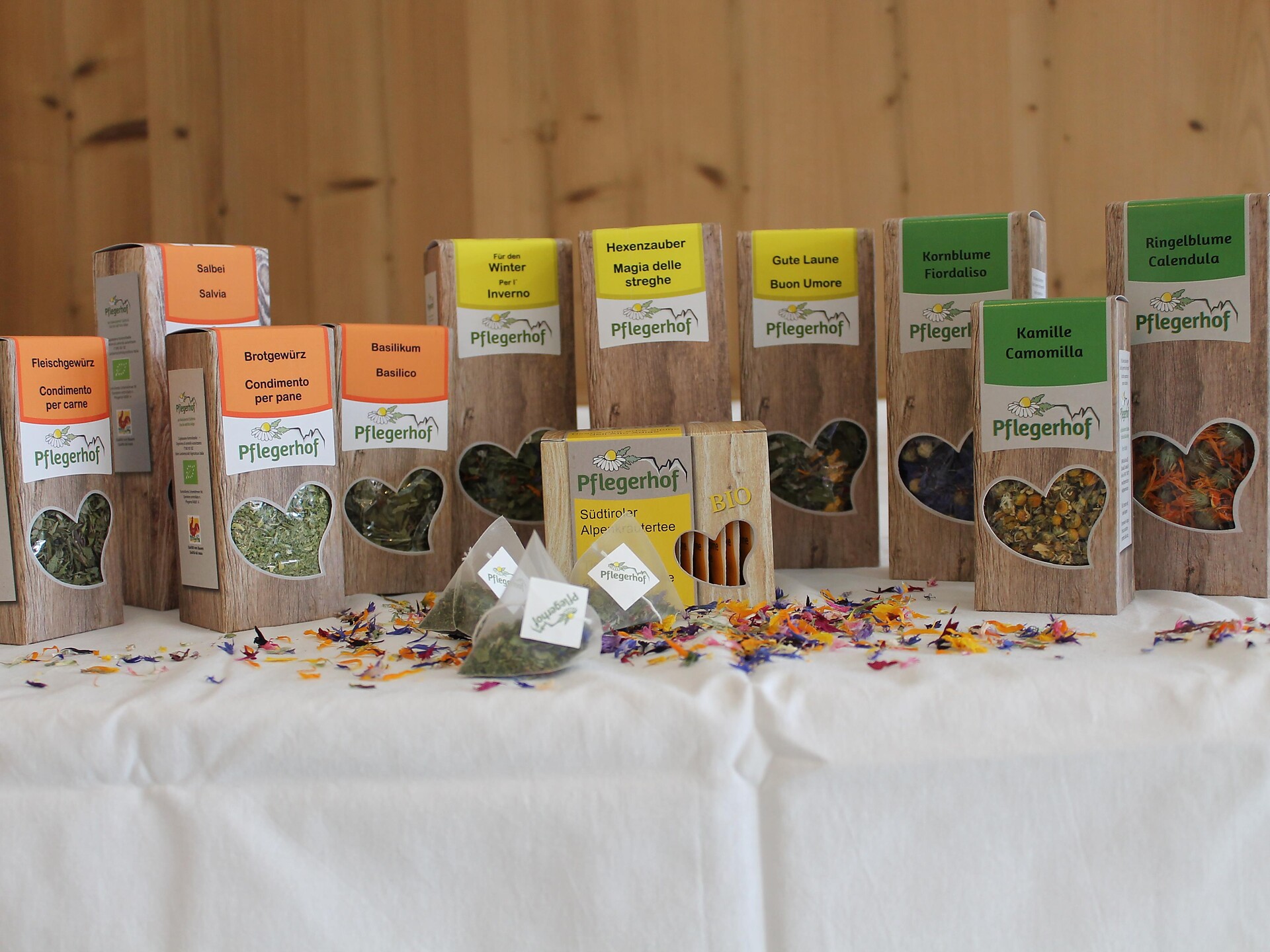 Hofführung am Biokräuterhof Pflegerhof - Dolomitenregion Seiser Alm - #3 - suedtirol.info