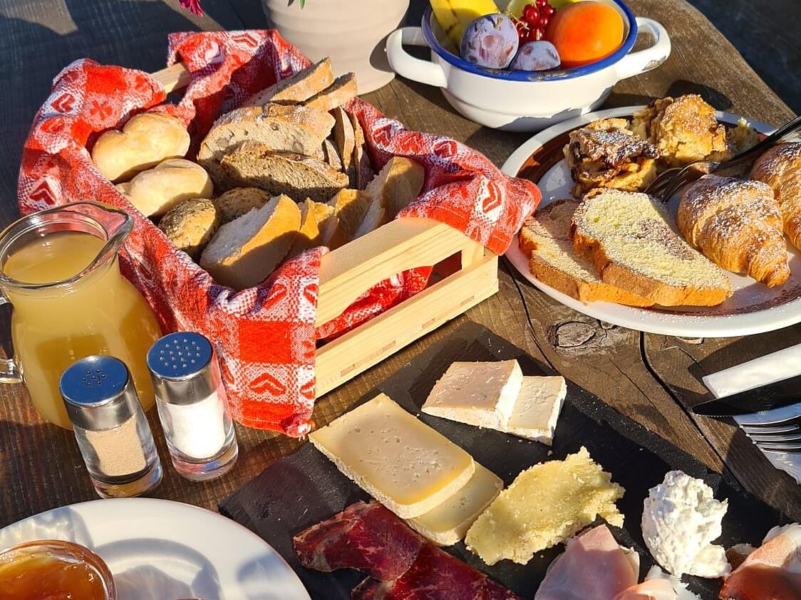Da non perdere: l’alba sul Passo Giovo con colazione alpina Racines 2 suedtirol.info