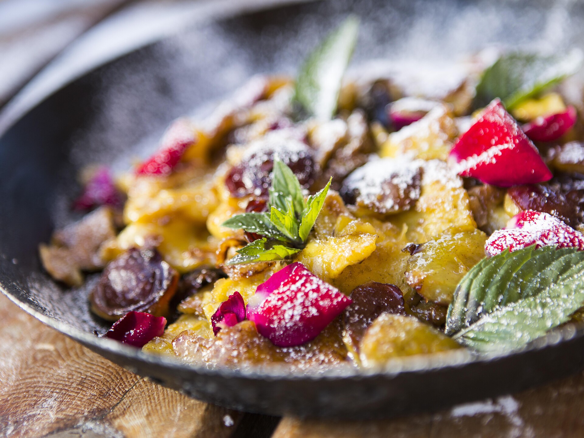 Herbstgenuss: Kaiserschmarrn-Kochkurs - Dolomitenregion Seiser Alm - #1 - suedtirol.info