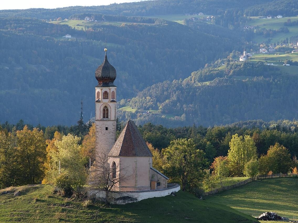 Escursione guidata lungo il sentiero dei Masi di Aica Scena 1 suedtirol.info