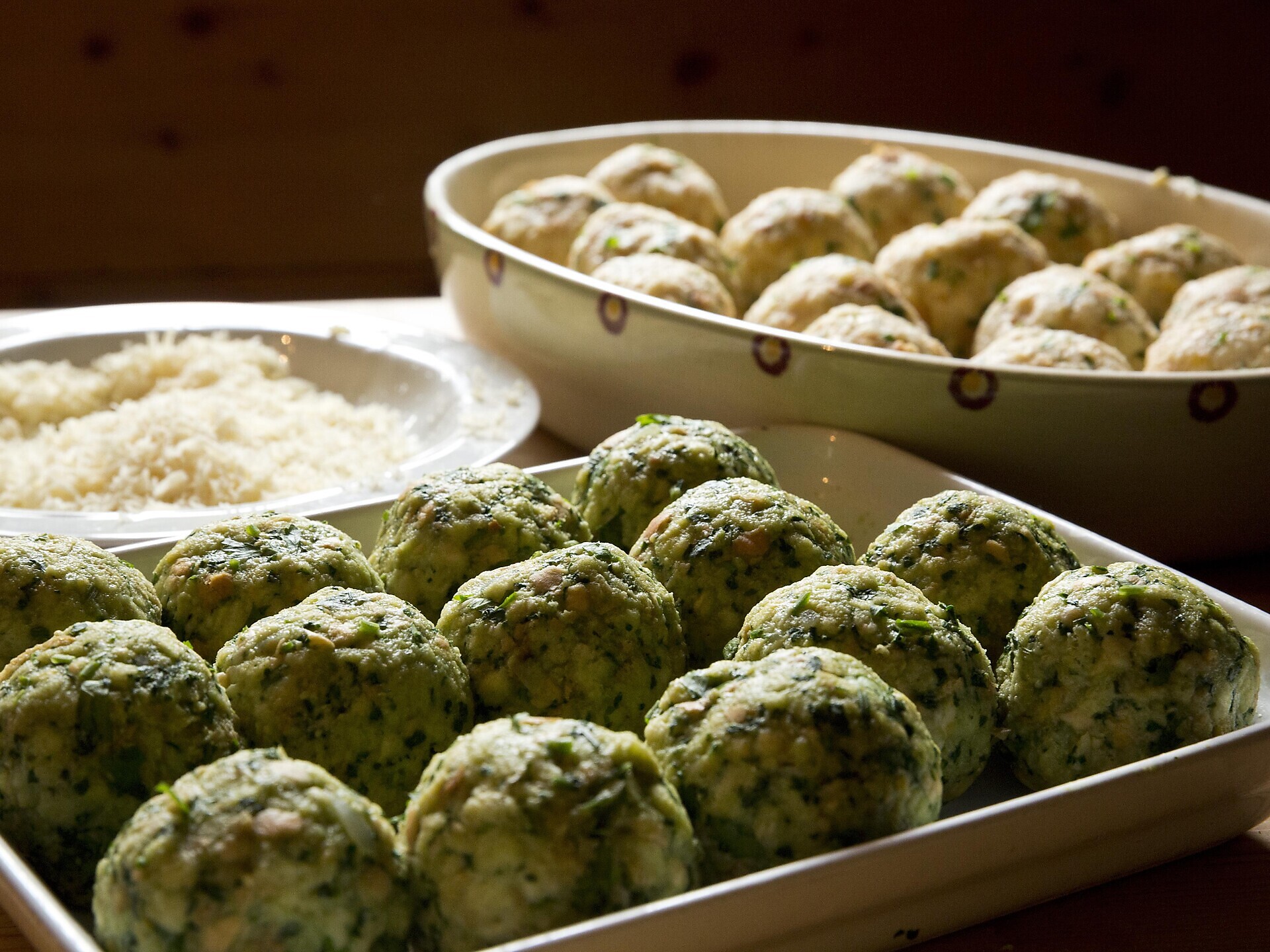 Golden Dolomites: Dumpling cooking course at the "Lechnerhof" Prags/Braies 1 suedtirol.info