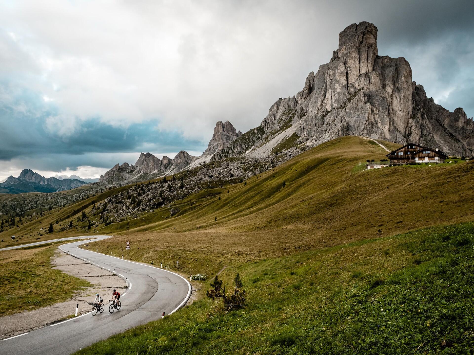 I jun cun la roda - Geführte Rennradtour Giau Pass - Dolomitenregion Alta Badia - #1 - suedtirol.info