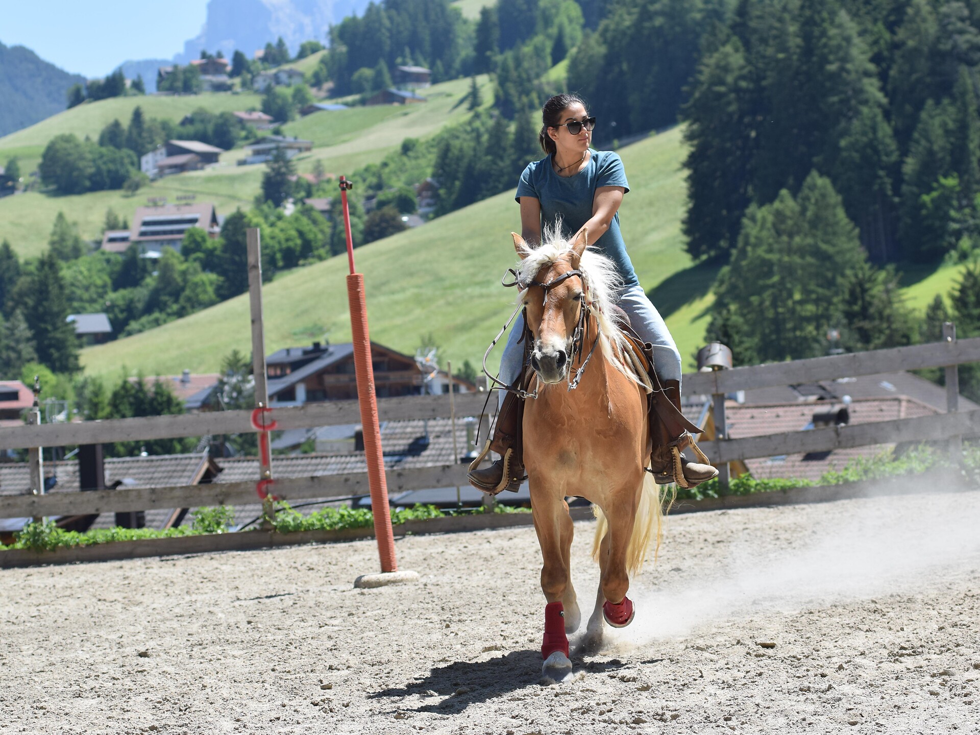 On the saddle of a horse: adventure at the riding stable - Dolomites Region Val Gardena - #2 - suedtirol.info