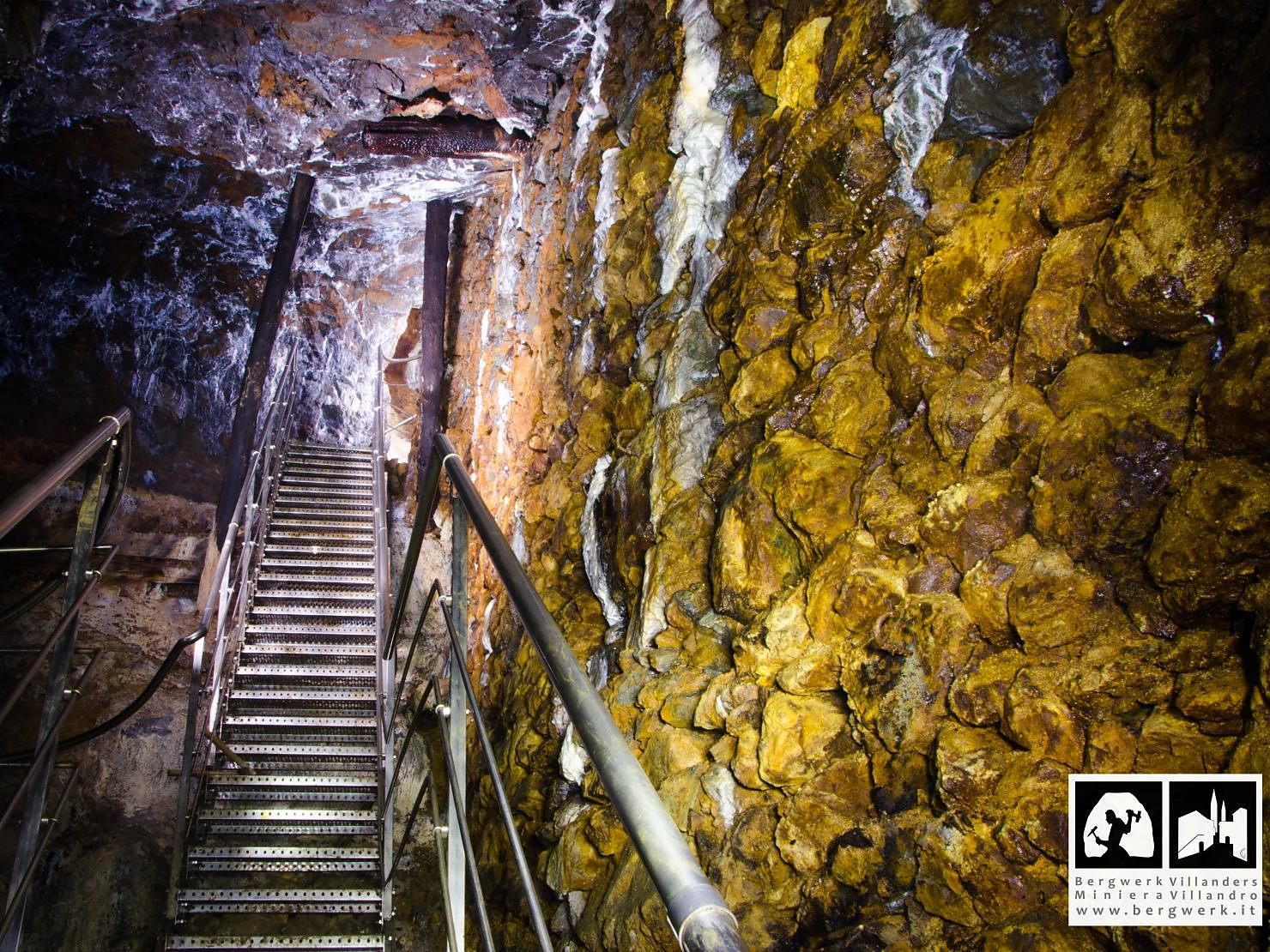Im Reich der Stollen: Geführte Wanderung zum Bergwerk Villanders -  - #1 - suedtirol.info