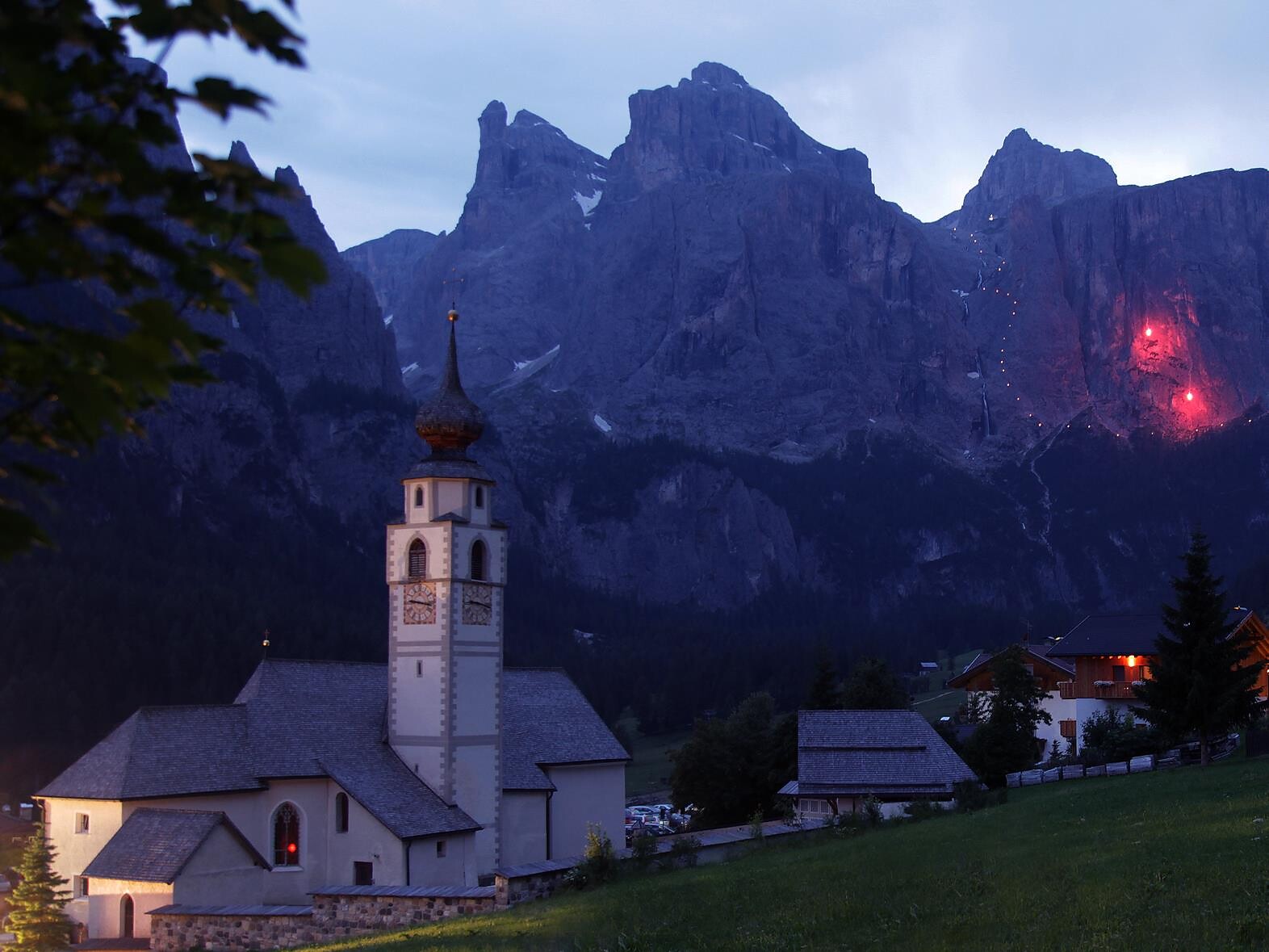 Ilominaziun dla Tridentina y conzert – Illumination of the ferrata and concert - Dolomites Region Alta Badia - #2 - suedtirol.info
