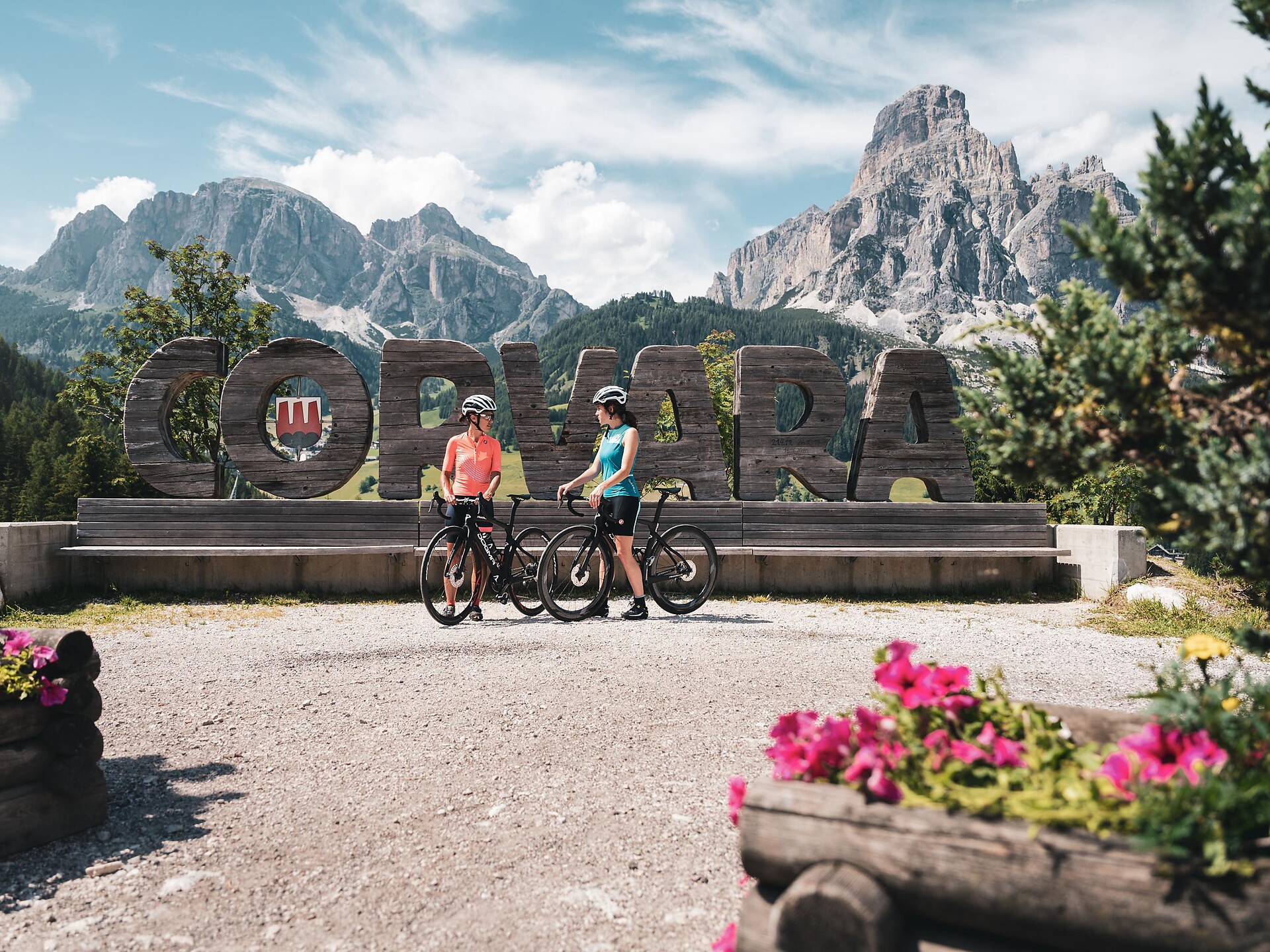 I jun cun la roda - Guided road bike tour Sellaronda Corvara 1 suedtirol.info
