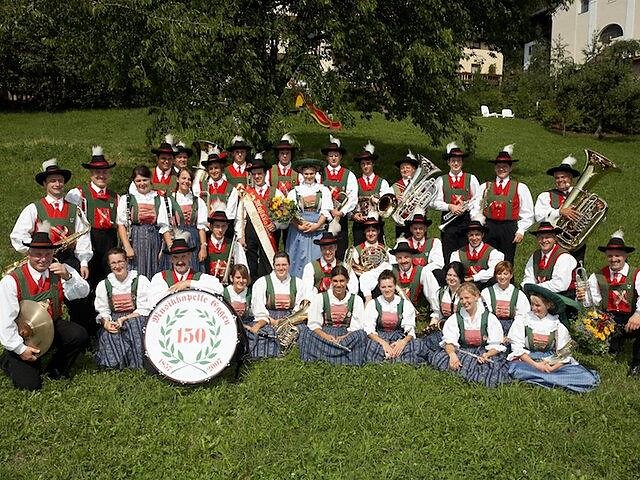 Concerto della banda musicale di Ega sulla Malga Mayrl - Regione dolomitica Val d'Ega - #2 - suedtirol.info