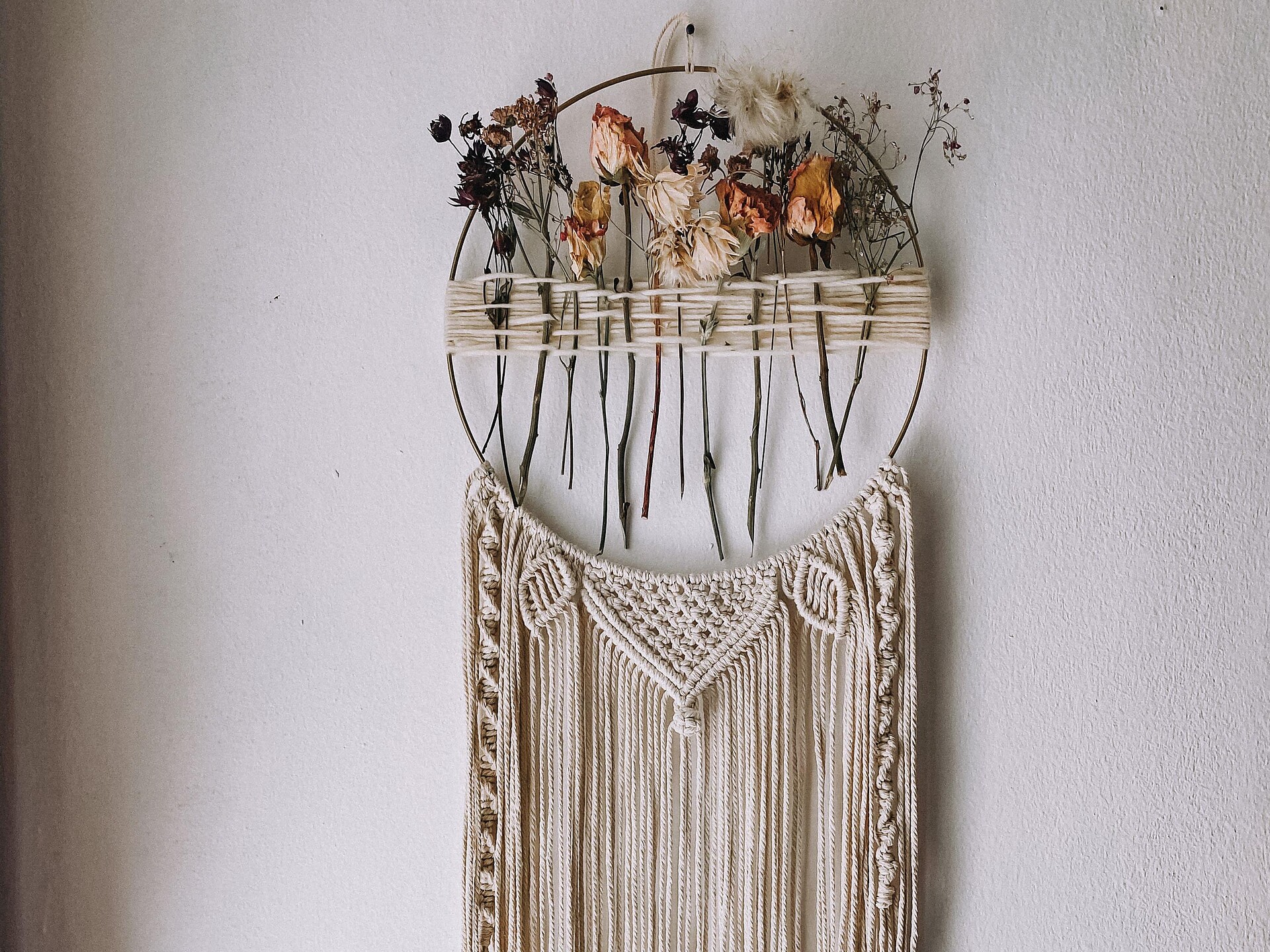 Knot by knot to your own wall decoration: the art of macramé knotting - Brixen/Bressanone and environs - #1 - suedtirol.info