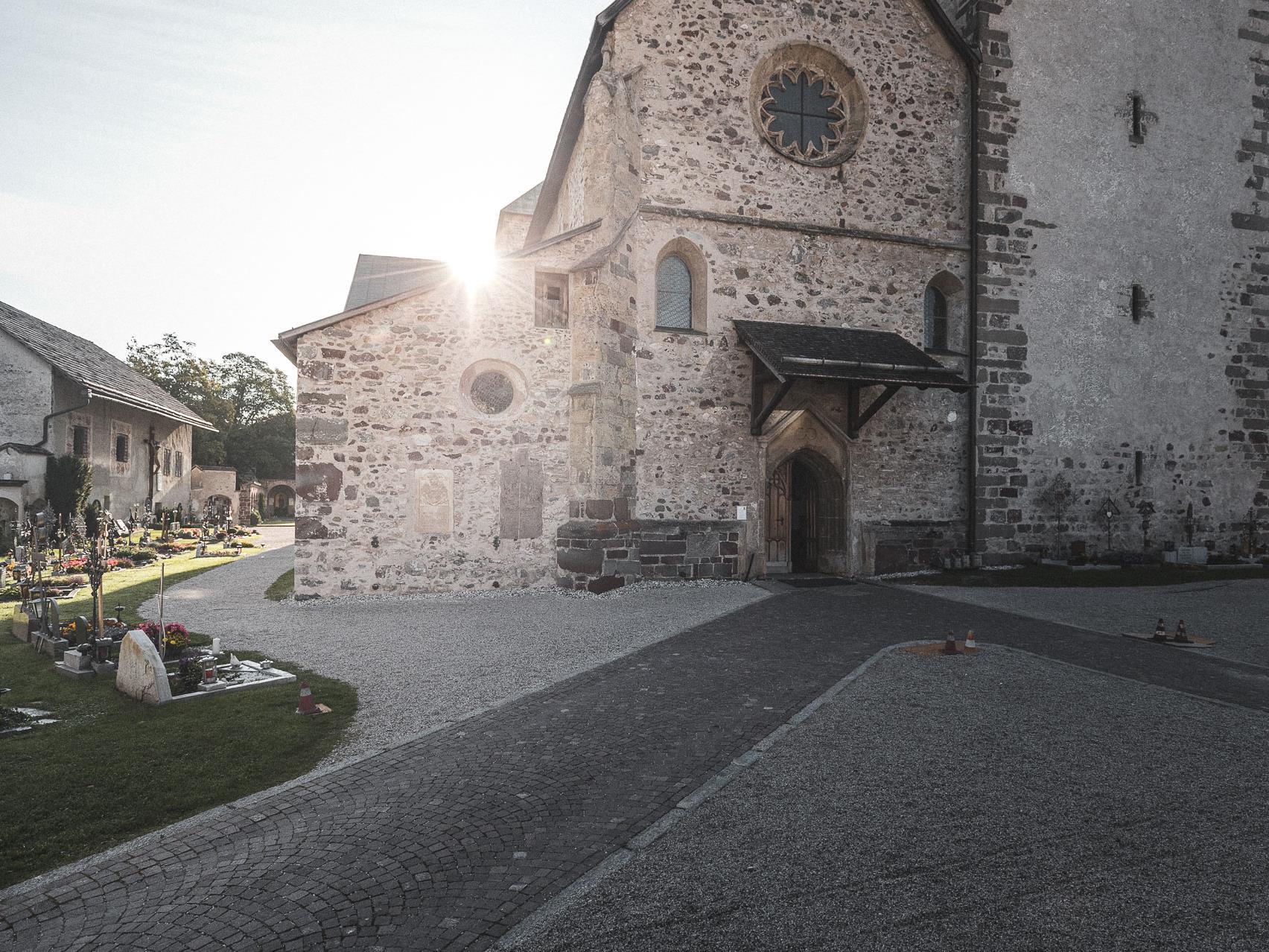 Guided visit to the Collegiate Church & the St. Michaels Church in Italian lang. Innichen/San Candido 1 suedtirol.info
