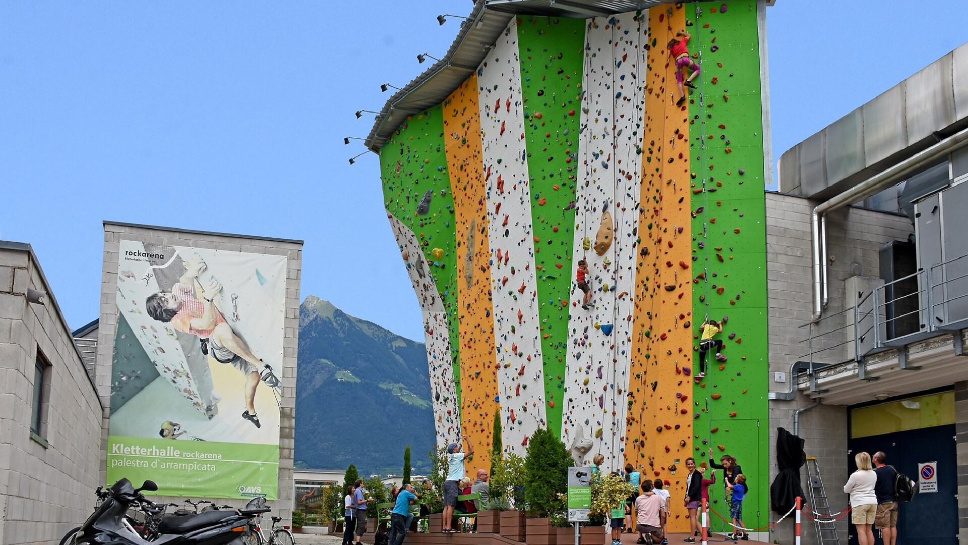 Climbing & climbing: children's climbing in the Rockarena Merano - Meran/Merano and environs - #1 - suedtirol.info