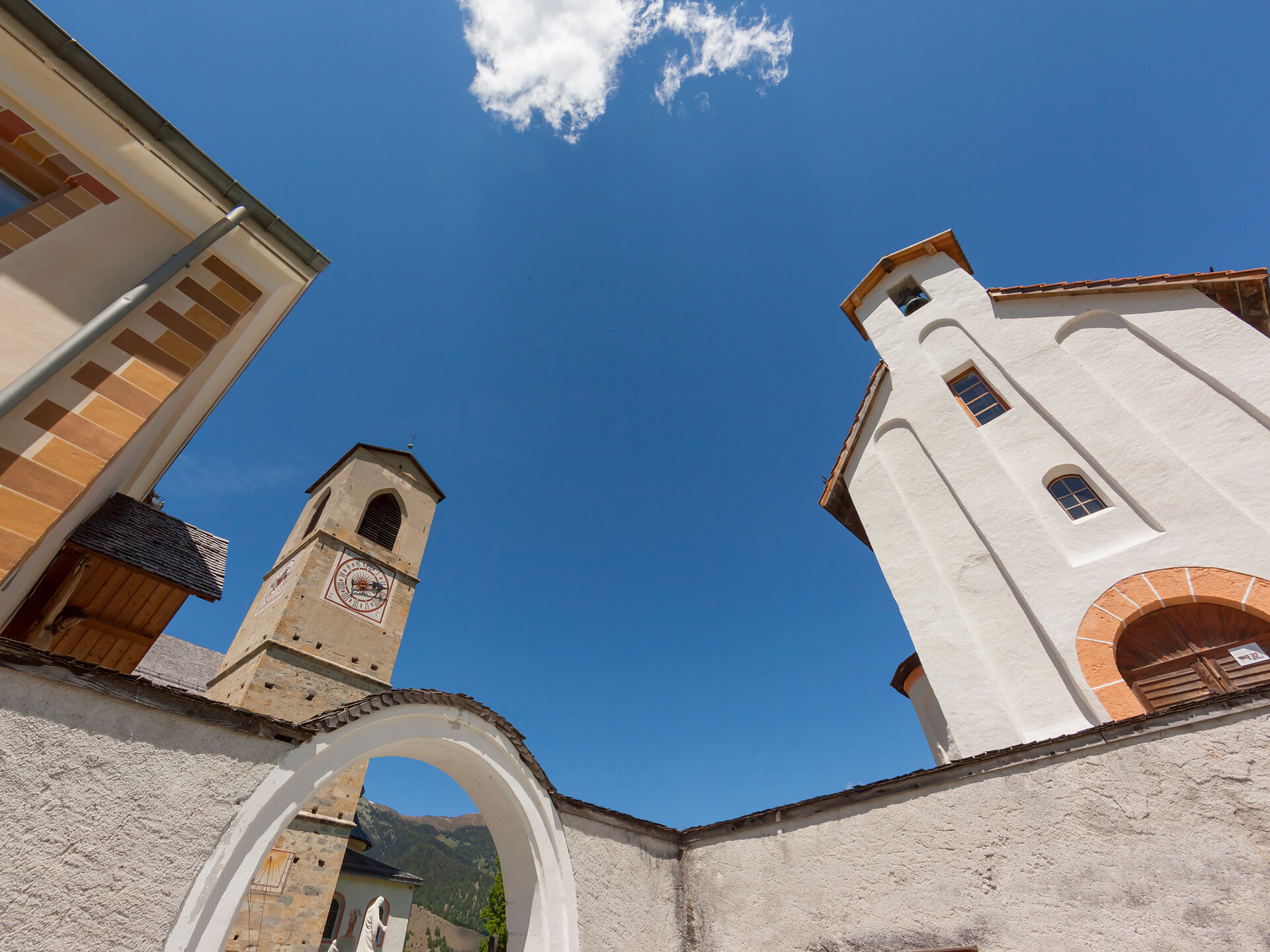 Chiesa e museo nel monastero di San Giovanni - Val Venosta - #2 - suedtirol.info