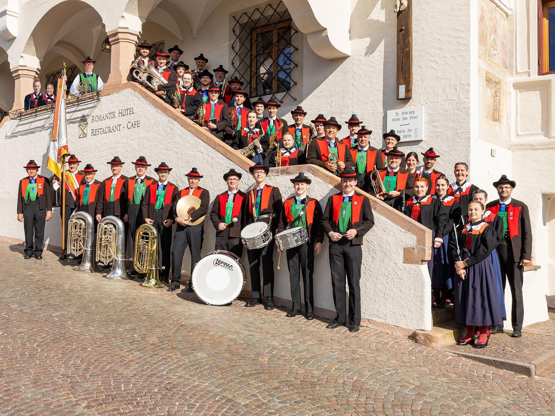 Concerto della Banda Musicale di Marlengo in Piazza Raiffeisen - Merano e dintorni - #1 - suedtirol.info